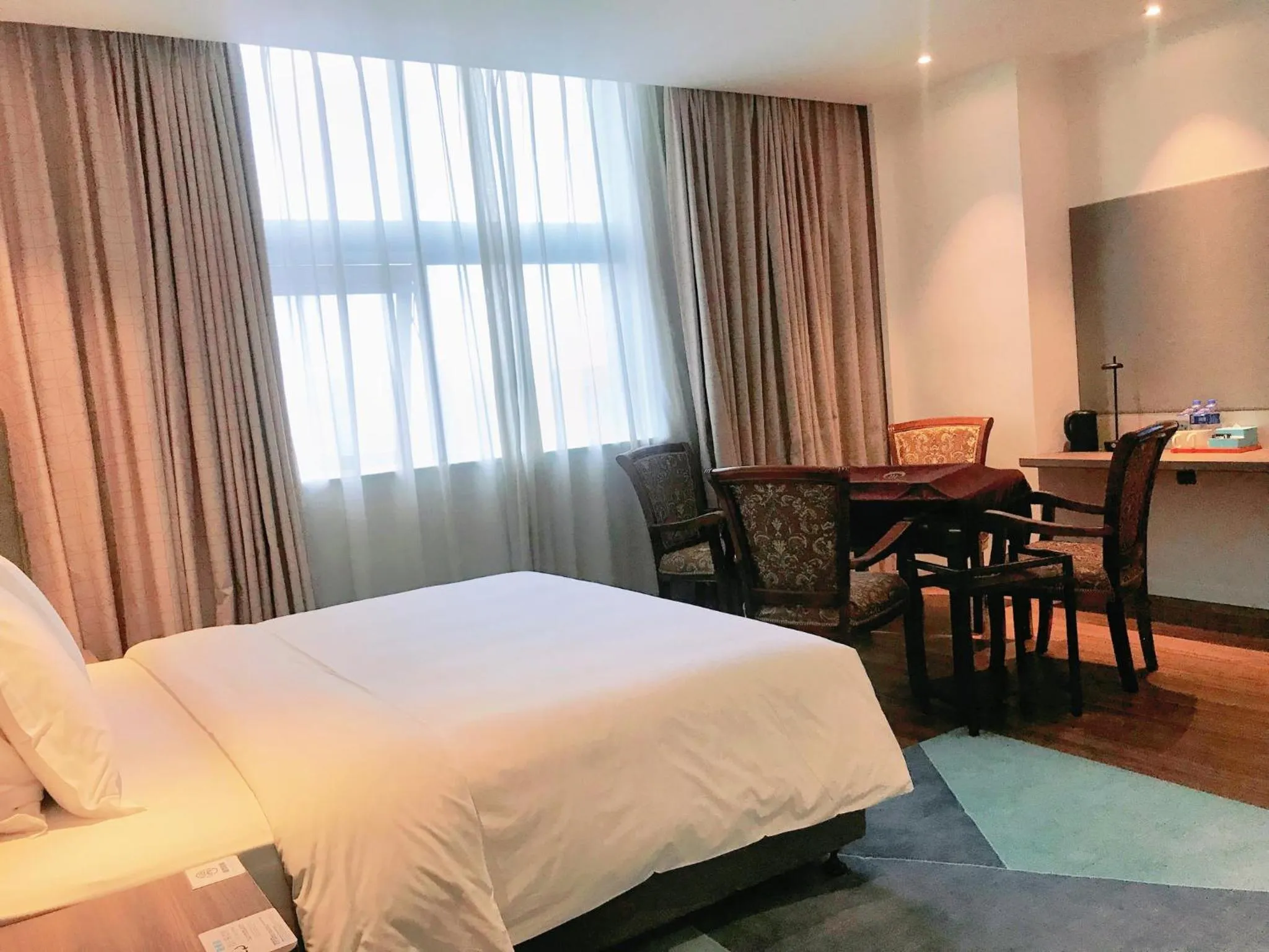 Photo of the whole room, Bed in Holiday Inn Express Chengdu Wuhou New City by IHG