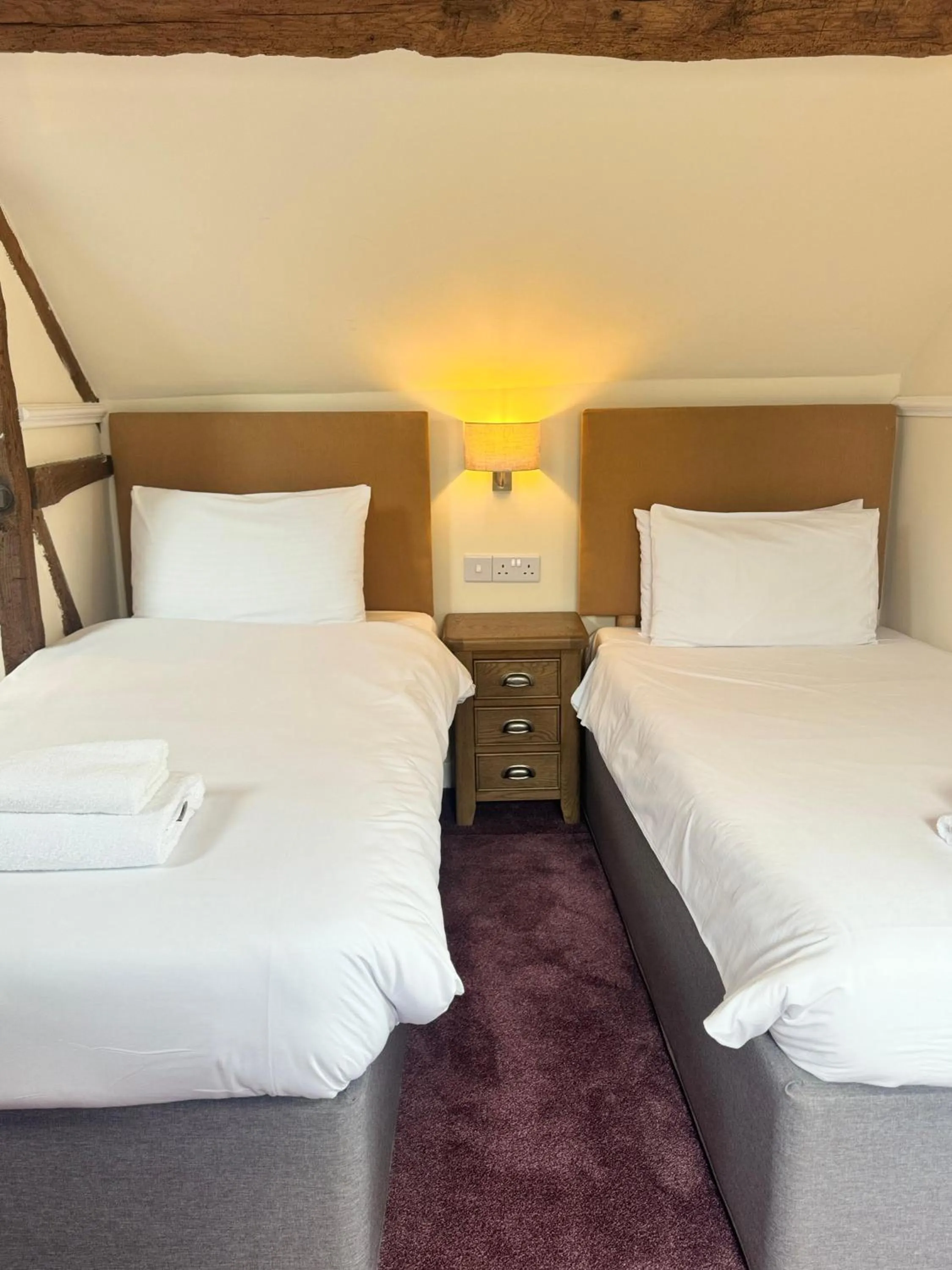 Bedroom, Bed in Crown Hotel Cotswold