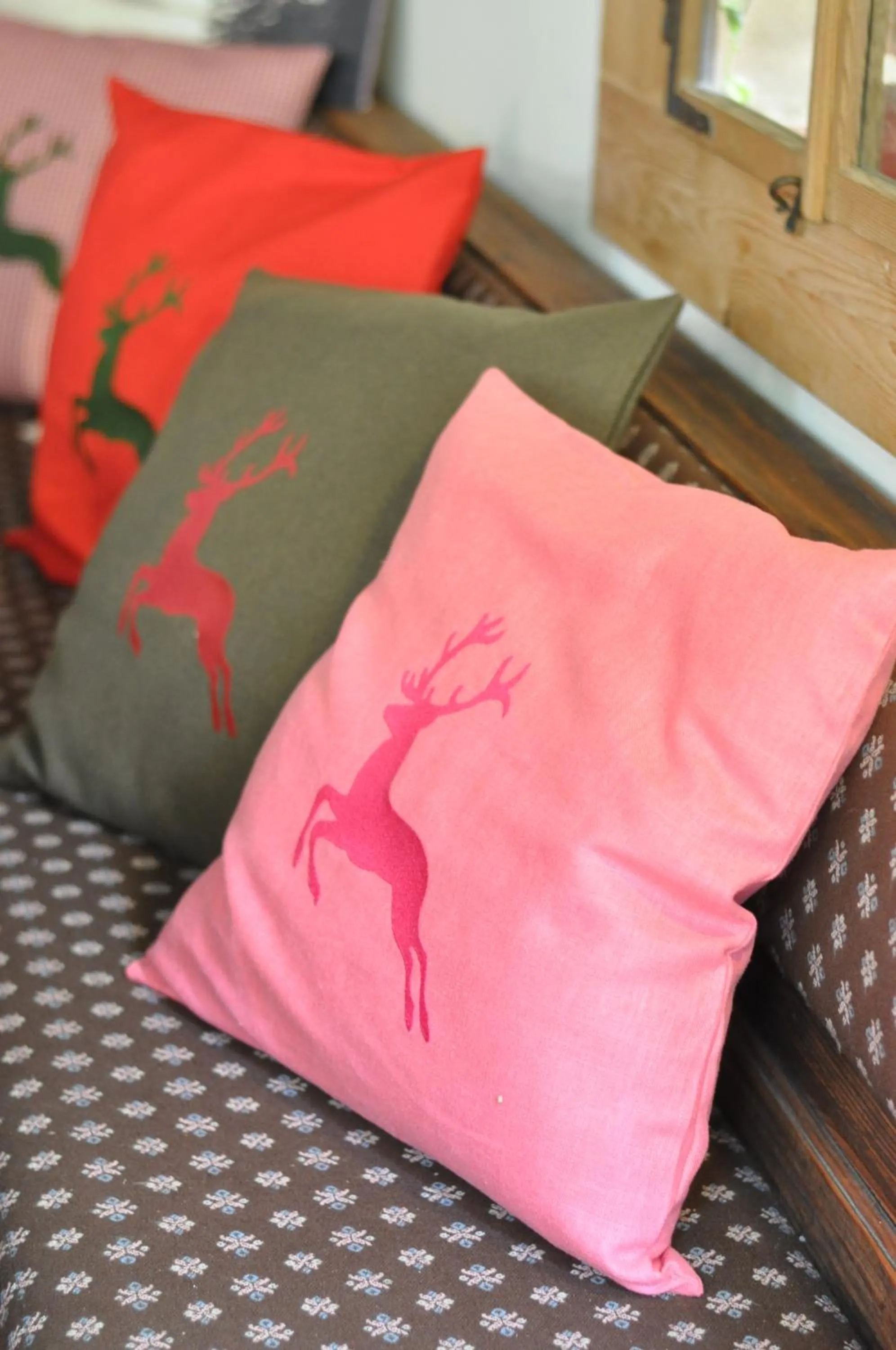 Communal lounge/ TV room, Bed in Romantikhotel Almtalhof