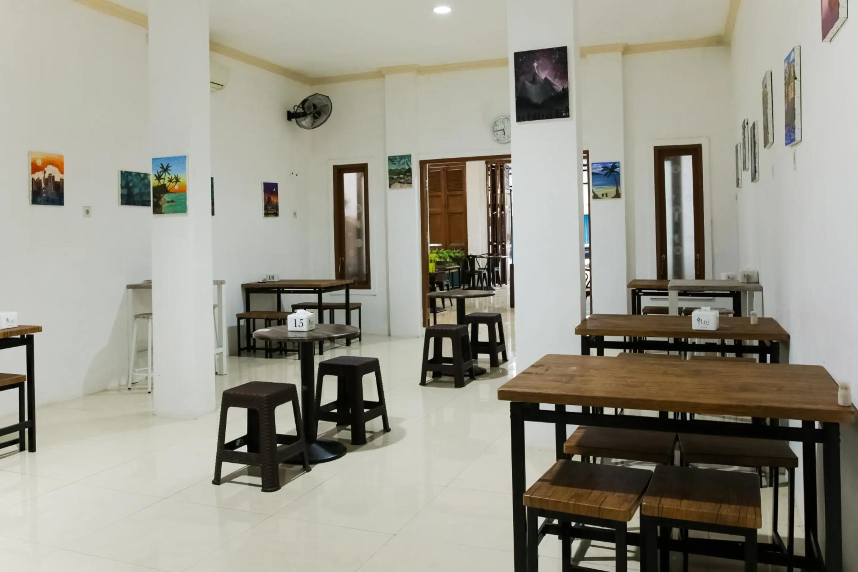 Lobby or reception in Hotel O Pa Baeng Baeng Near Rumah Sakit Faisal Formerly Guest House Cahaya 7296