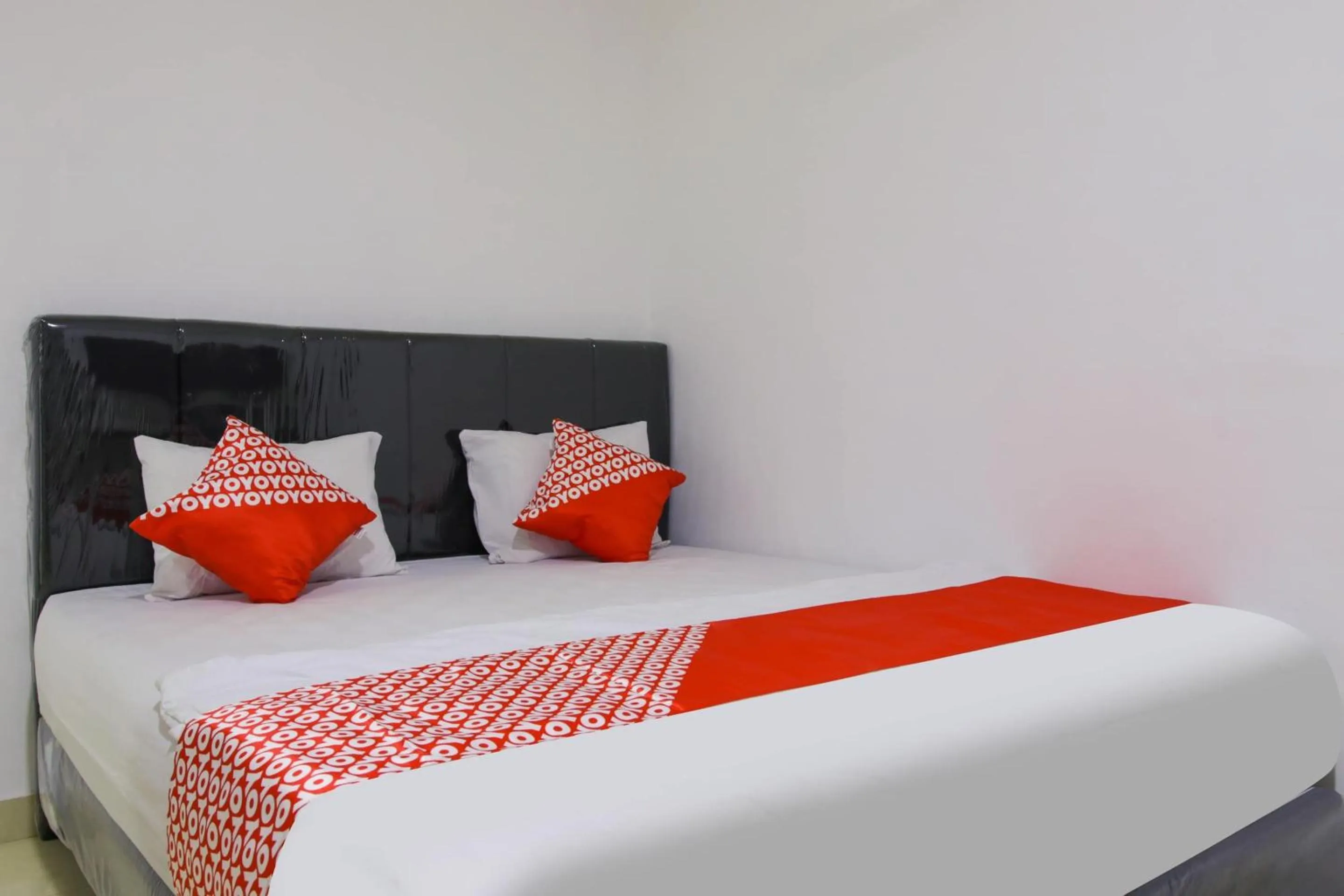 Bedroom in Hotel O Pa Baeng Baeng Near Rumah Sakit Faisal Formerly Guest House Cahaya 7296