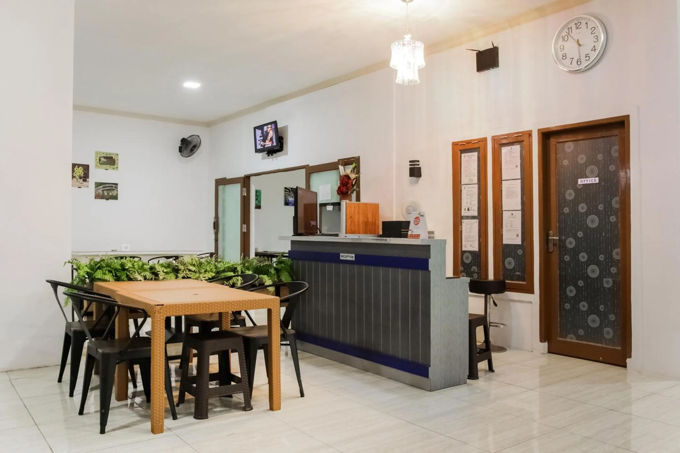 Lobby or reception in Hotel O Pa Baeng Baeng Near Rumah Sakit Faisal Formerly Guest House Cahaya 7296