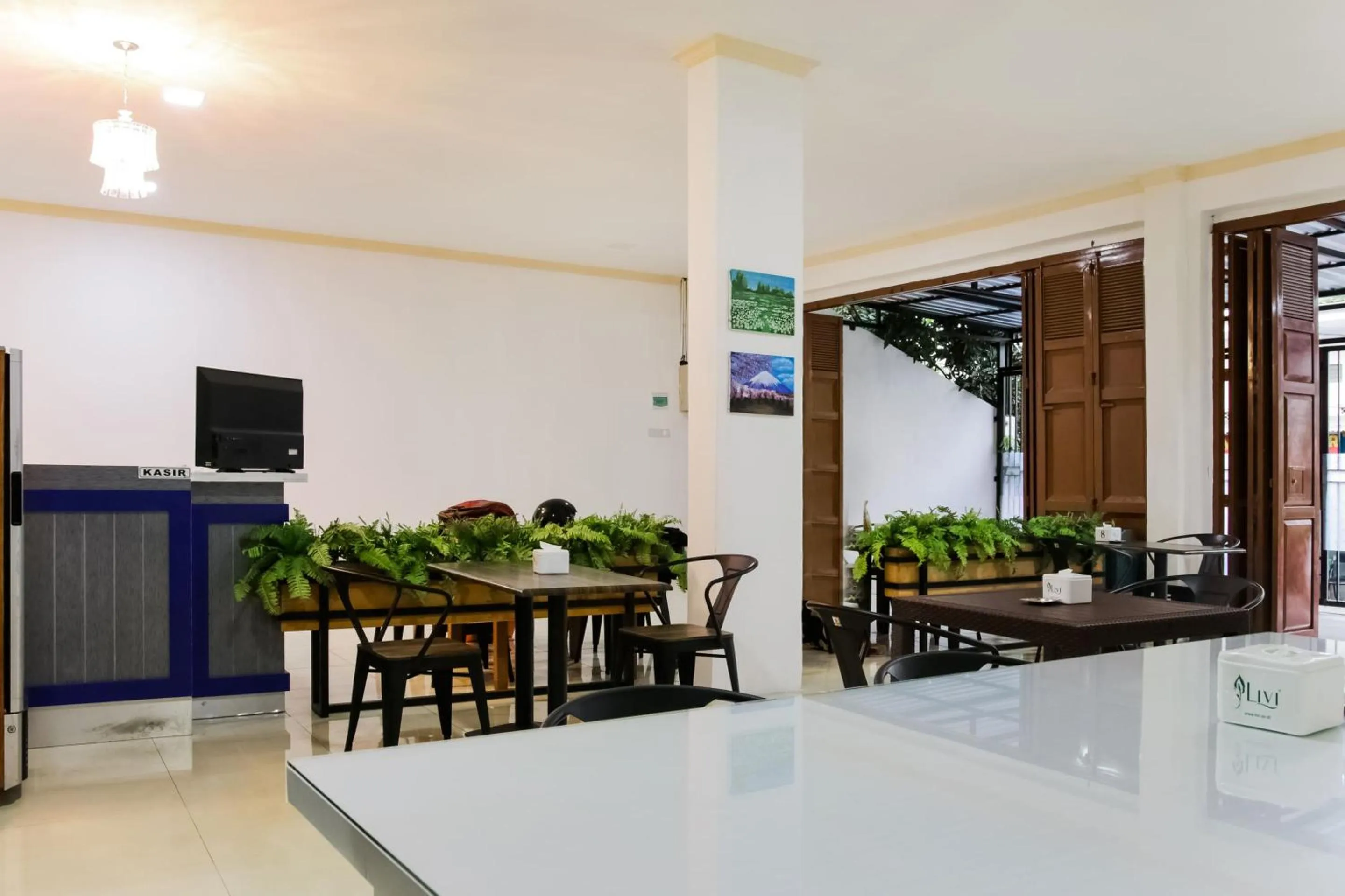 Living room in Hotel O Pa Baeng Baeng Near Rumah Sakit Faisal Formerly Guest House Cahaya 7296