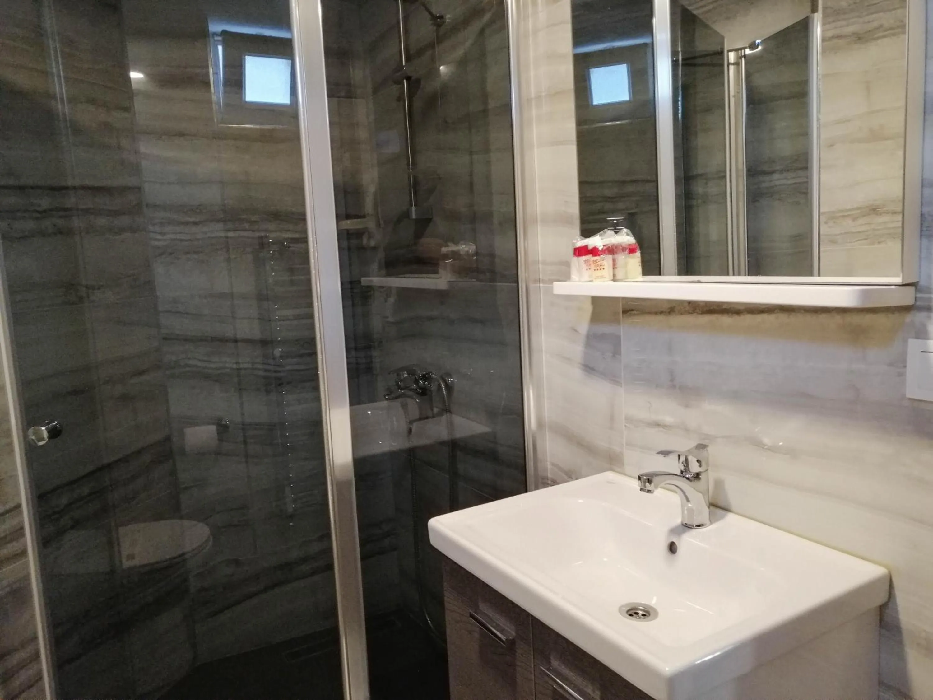 Shower in BOLU GRAND KÖROĞLU OTEL