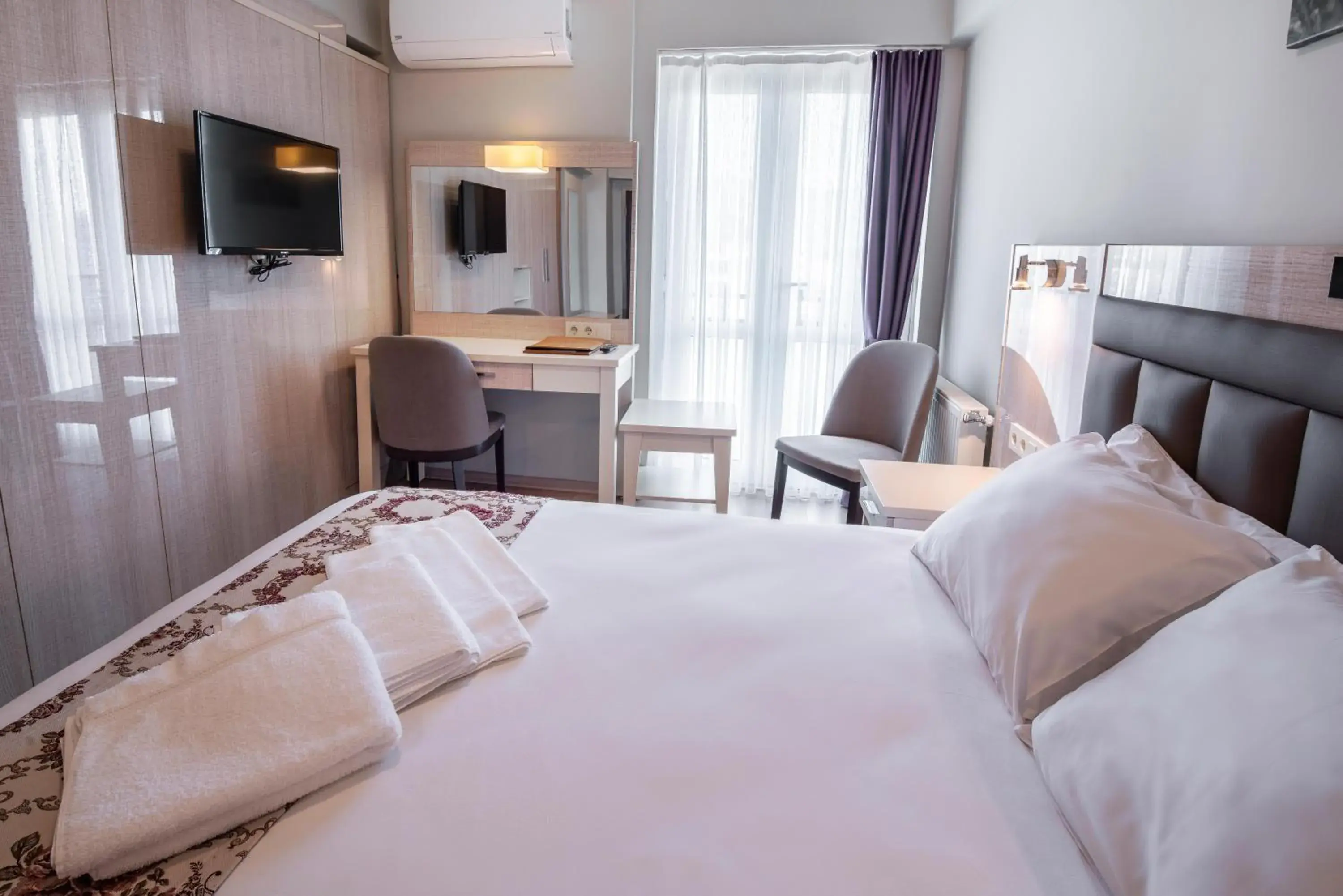 Two-Bedroom Suite in BOLU GRAND KÖROĞLU OTEL Two-Bedroom Suite in BOLU GRAND KÖROĞLU OTEL