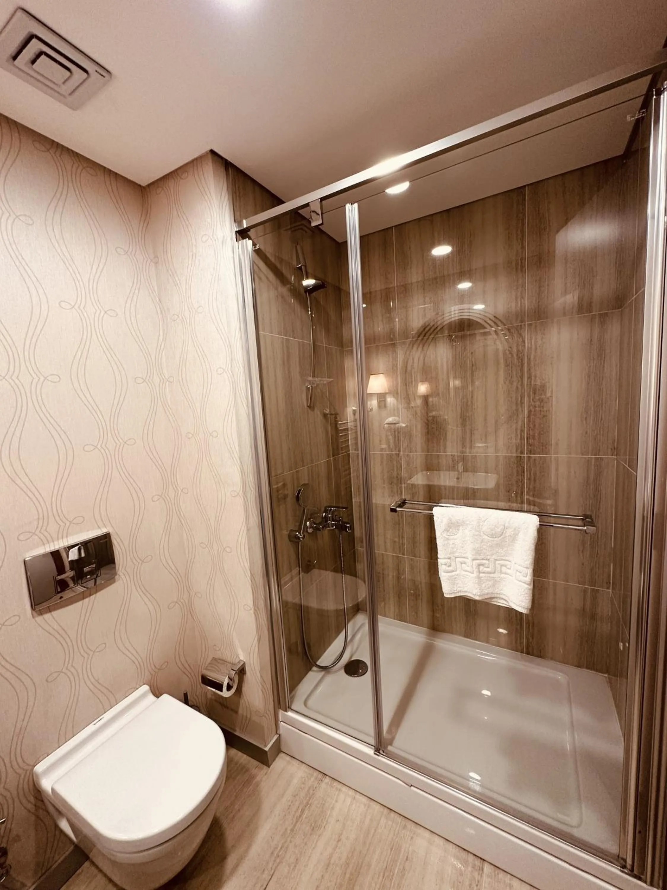 Shower in Maslak Aparts