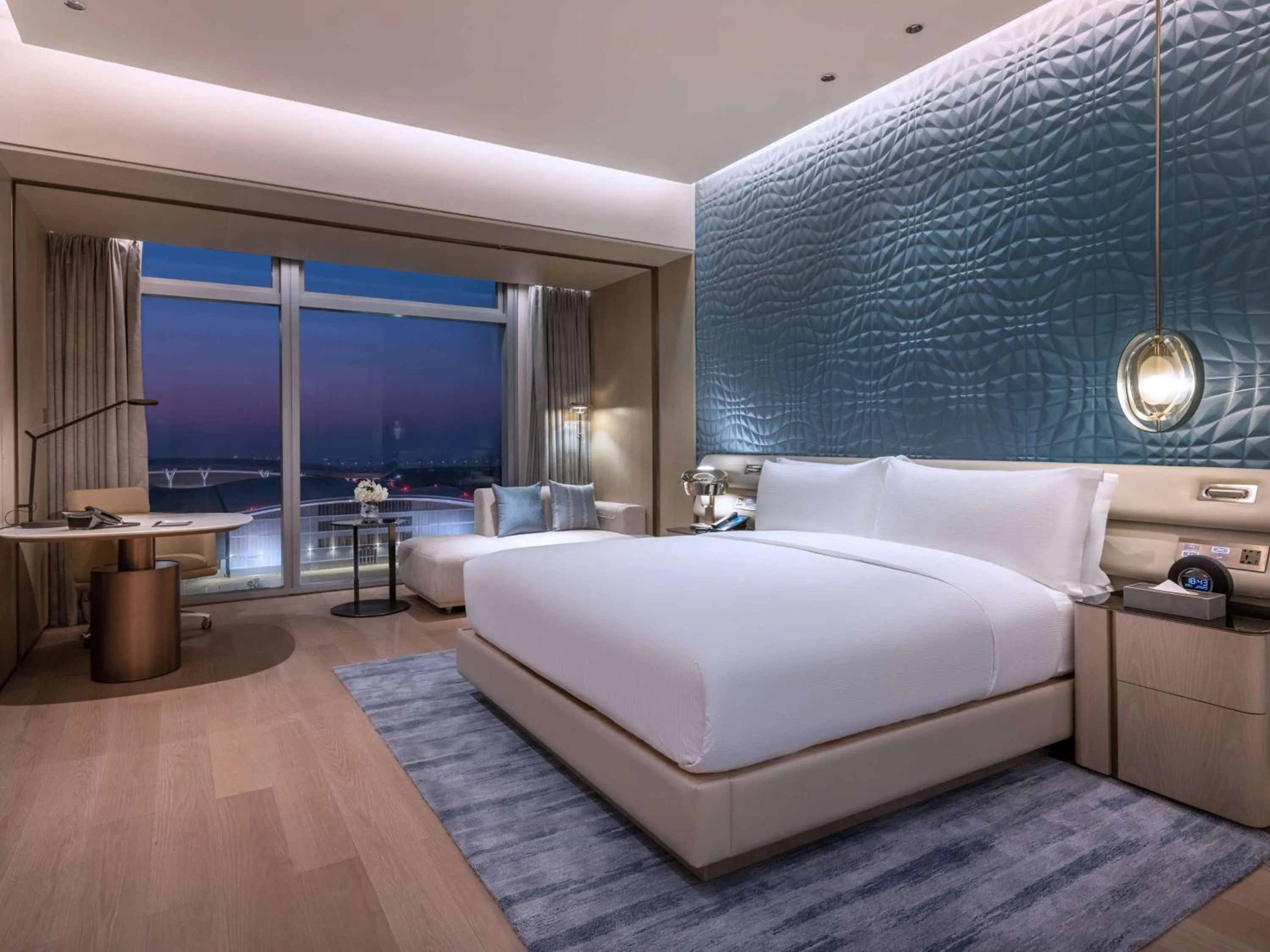 Bedroom, Bed in Hilton Shenzhen World Exhibition & Convention Centre