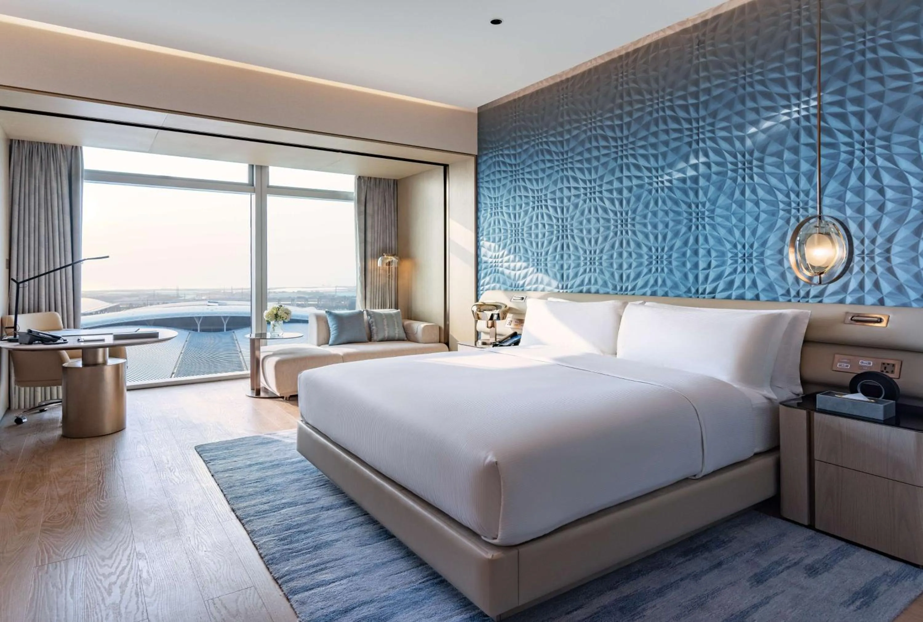 Bedroom, Bed in Hilton Shenzhen World Exhibition & Convention Centre