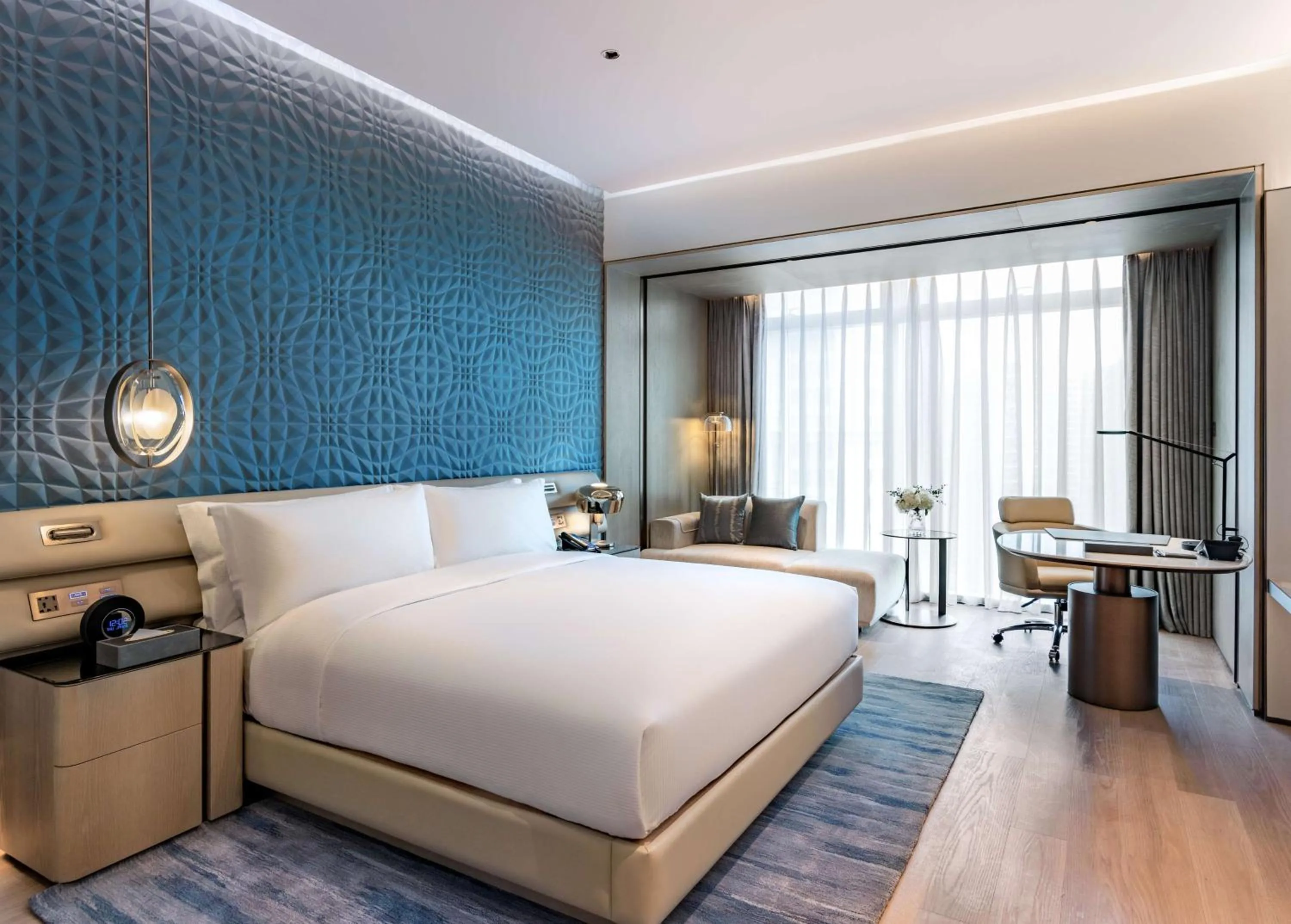 Bedroom, Bed in Hilton Shenzhen World Exhibition & Convention Centre
