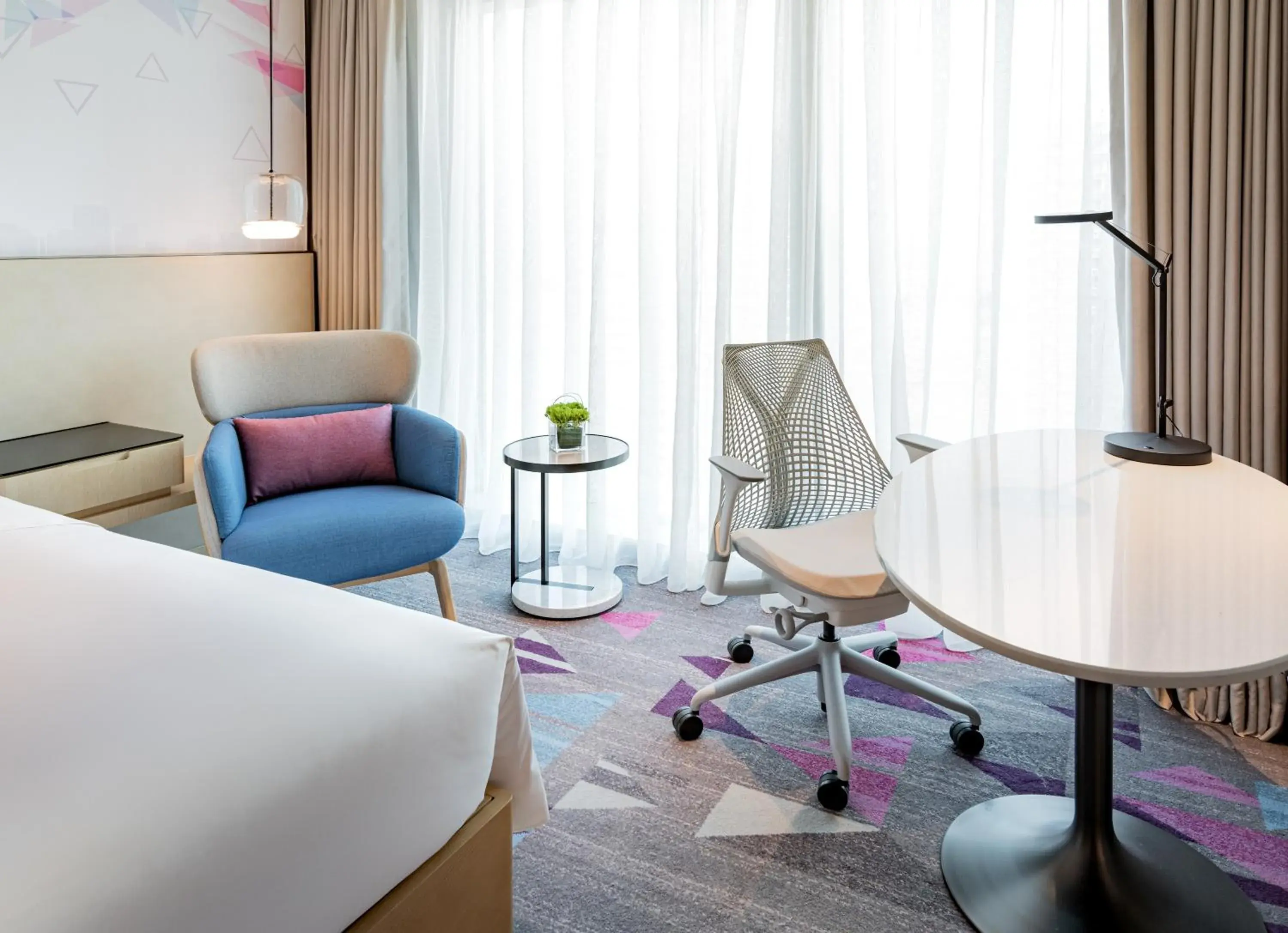 King Room - Mobility Accessible in Hilton Garden Inn Shenzhen World Exhibition & Convention Center King Room - Mobility Accessible in Hilton Garden Inn Shenzhen World Exhibition & Convention Center