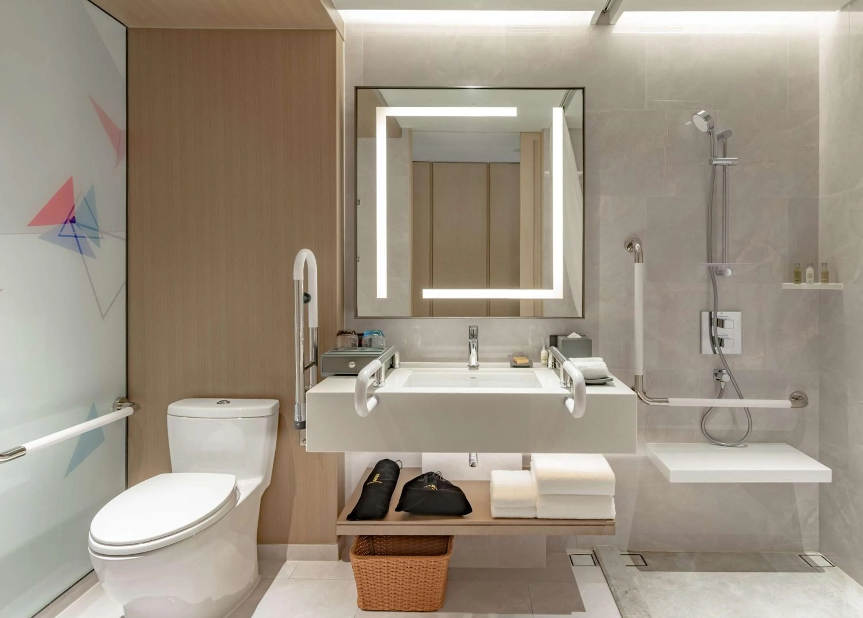 Bathroom in Hilton Garden Inn Shenzhen World Exhibition & Convention Center