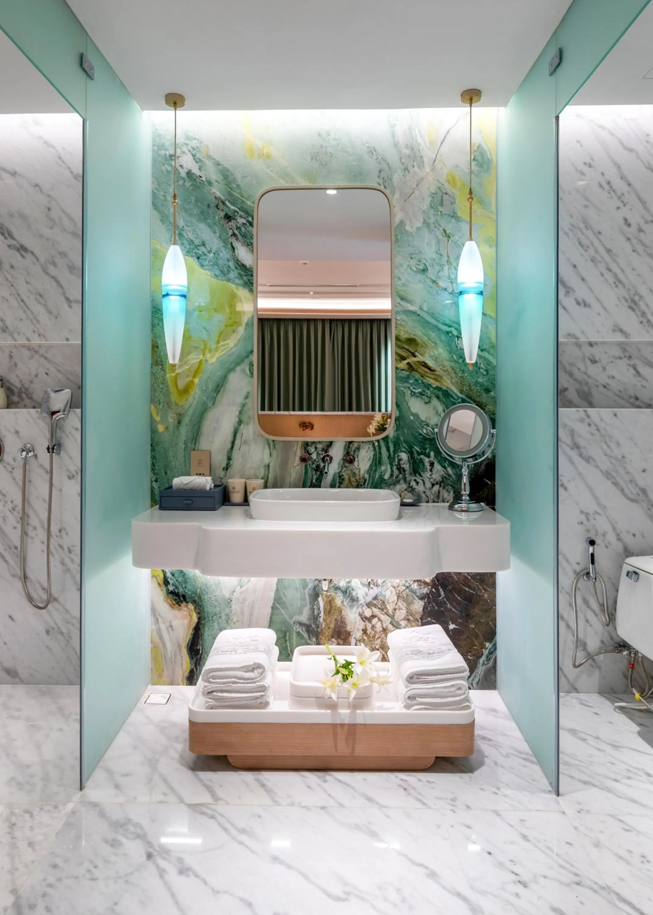 Toilet in Fleur de Lys Hotel Quy Nhon