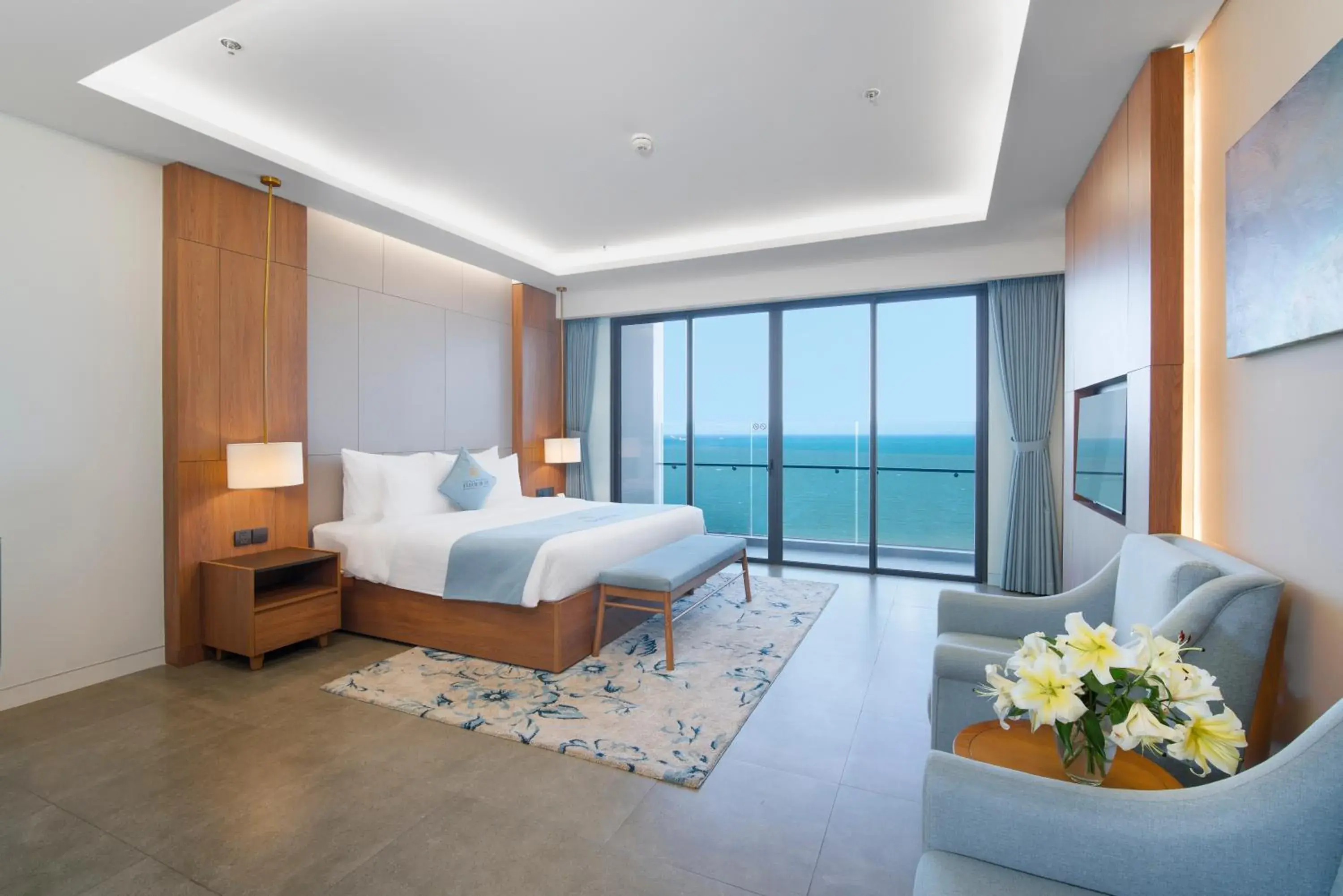 Executive Queen Room Ocean View with Balcony in Fleur de Lys Hotel Quy Nhon Executive Queen Room Ocean View with Balcony in Fleur de Lys Hotel Quy Nhon