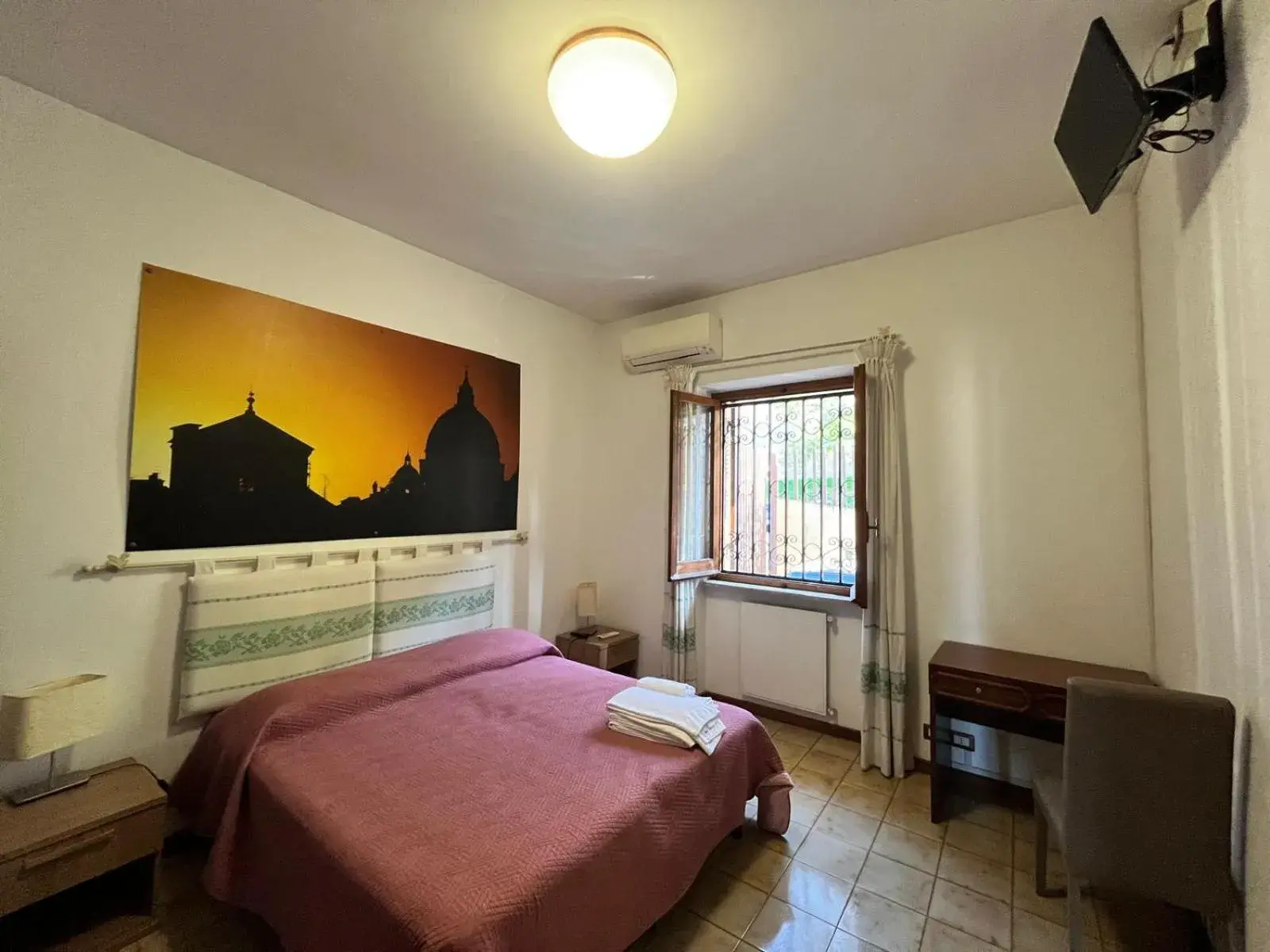Economy Double Room in Domus Getsemani Economy Double Room in Domus Getsemani
