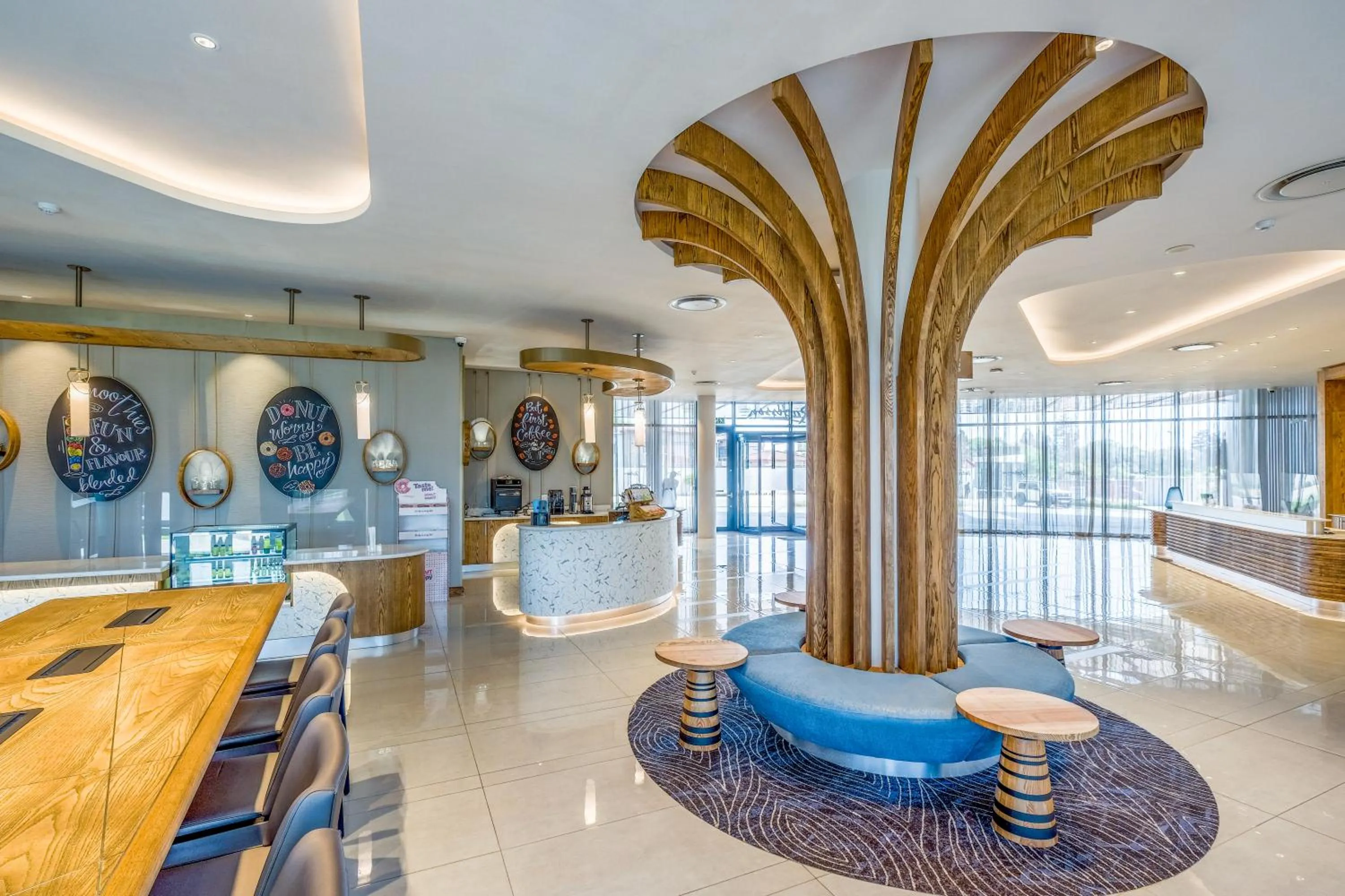 Restaurant/places to eat in Radisson Hotel and Convention Centre OR Tambo Airport