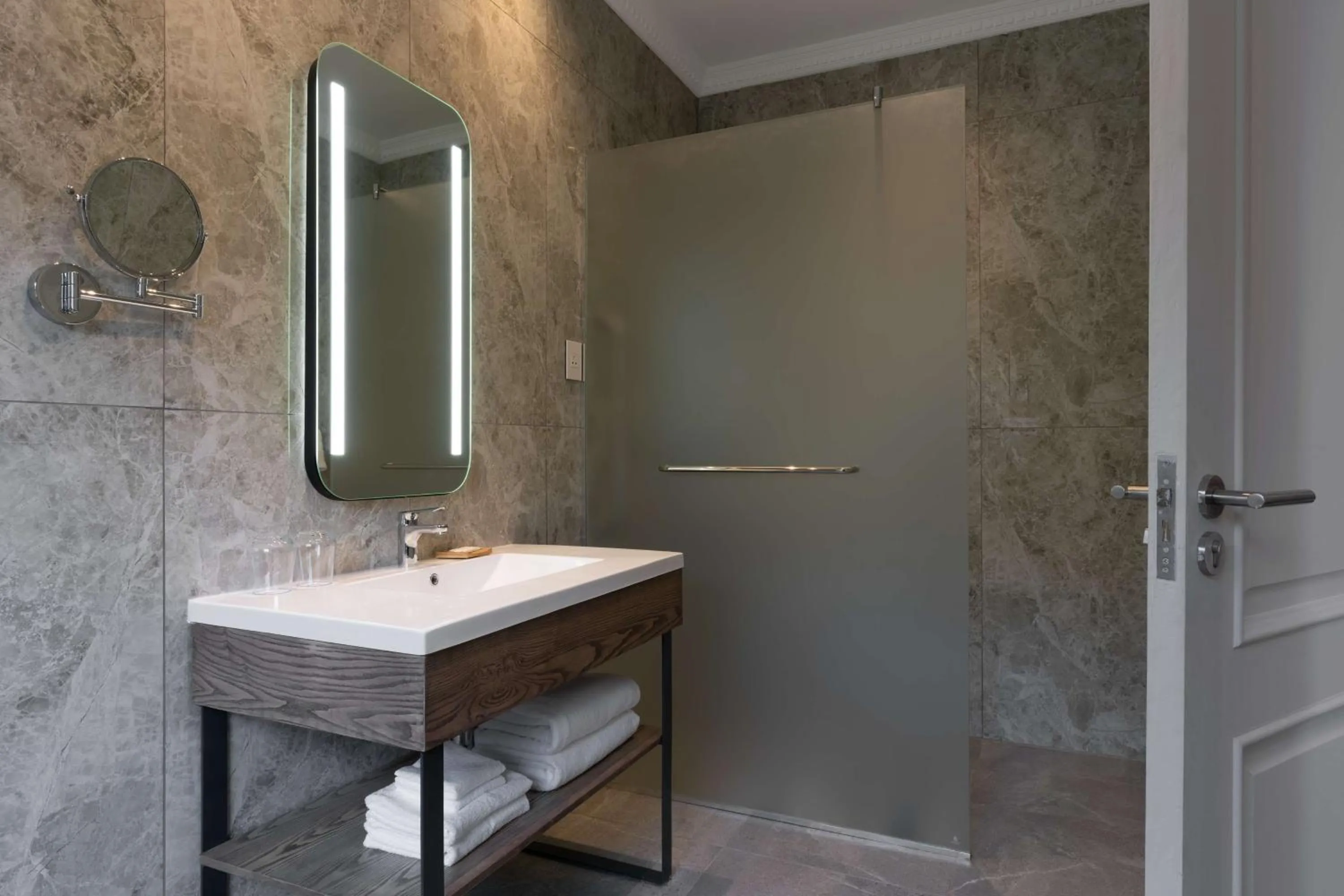 Bathroom in Radisson Hotel and Convention Centre OR Tambo Airport