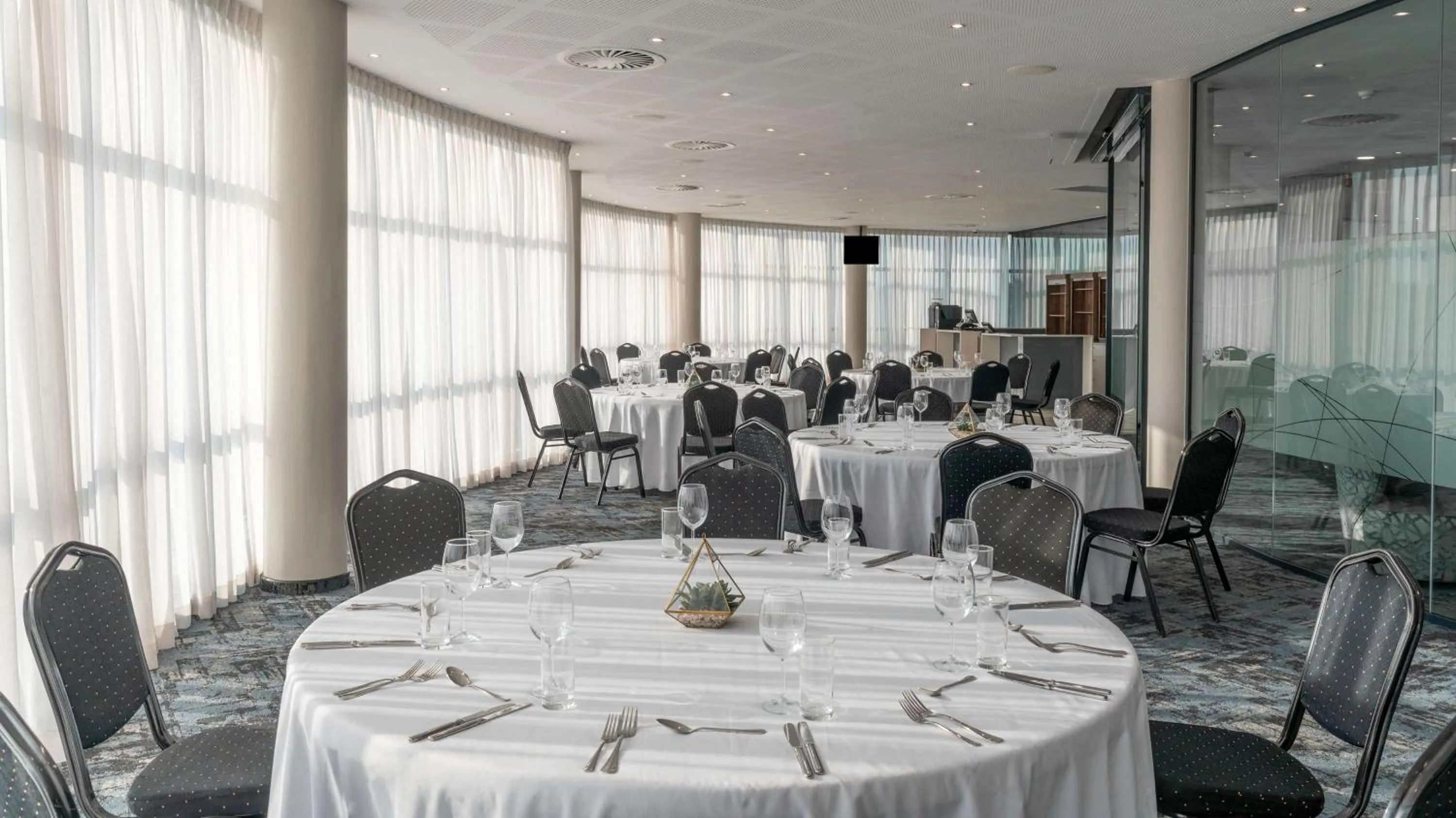 Meeting/conference room in Radisson Hotel and Convention Centre OR Tambo Airport