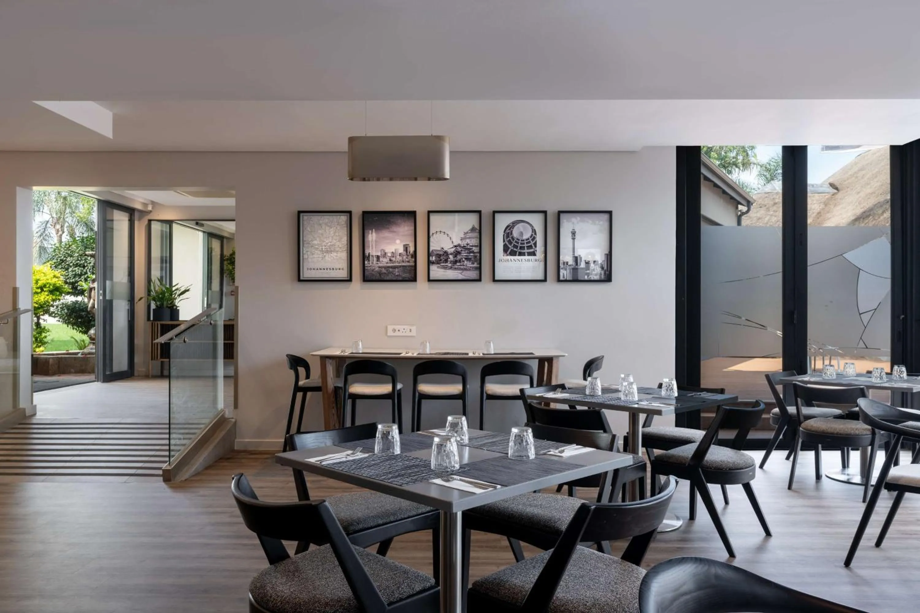 Restaurant/places to eat in Radisson Hotel and Convention Centre OR Tambo Airport