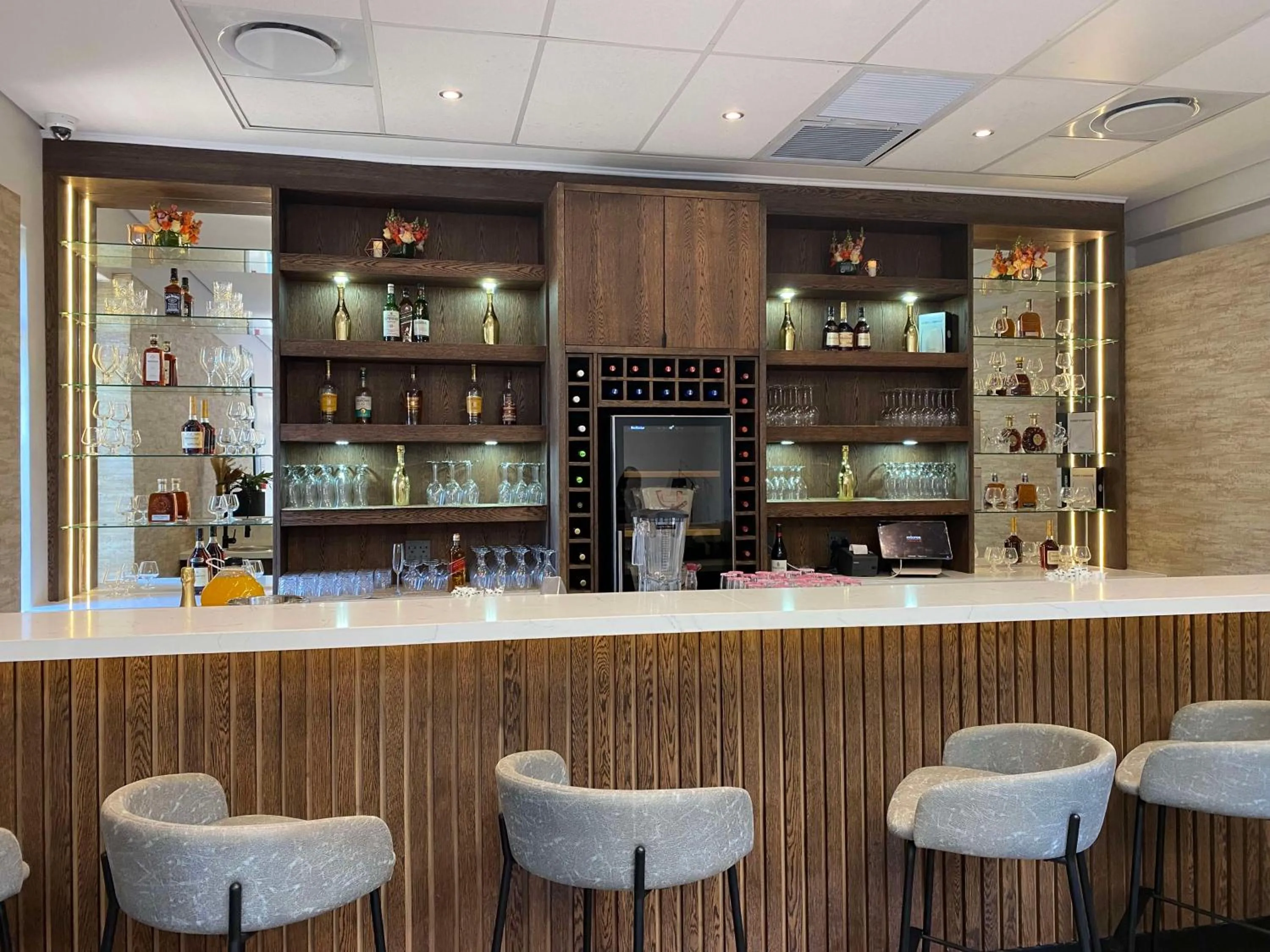 Lounge or bar in Radisson Hotel and Convention Centre OR Tambo Airport