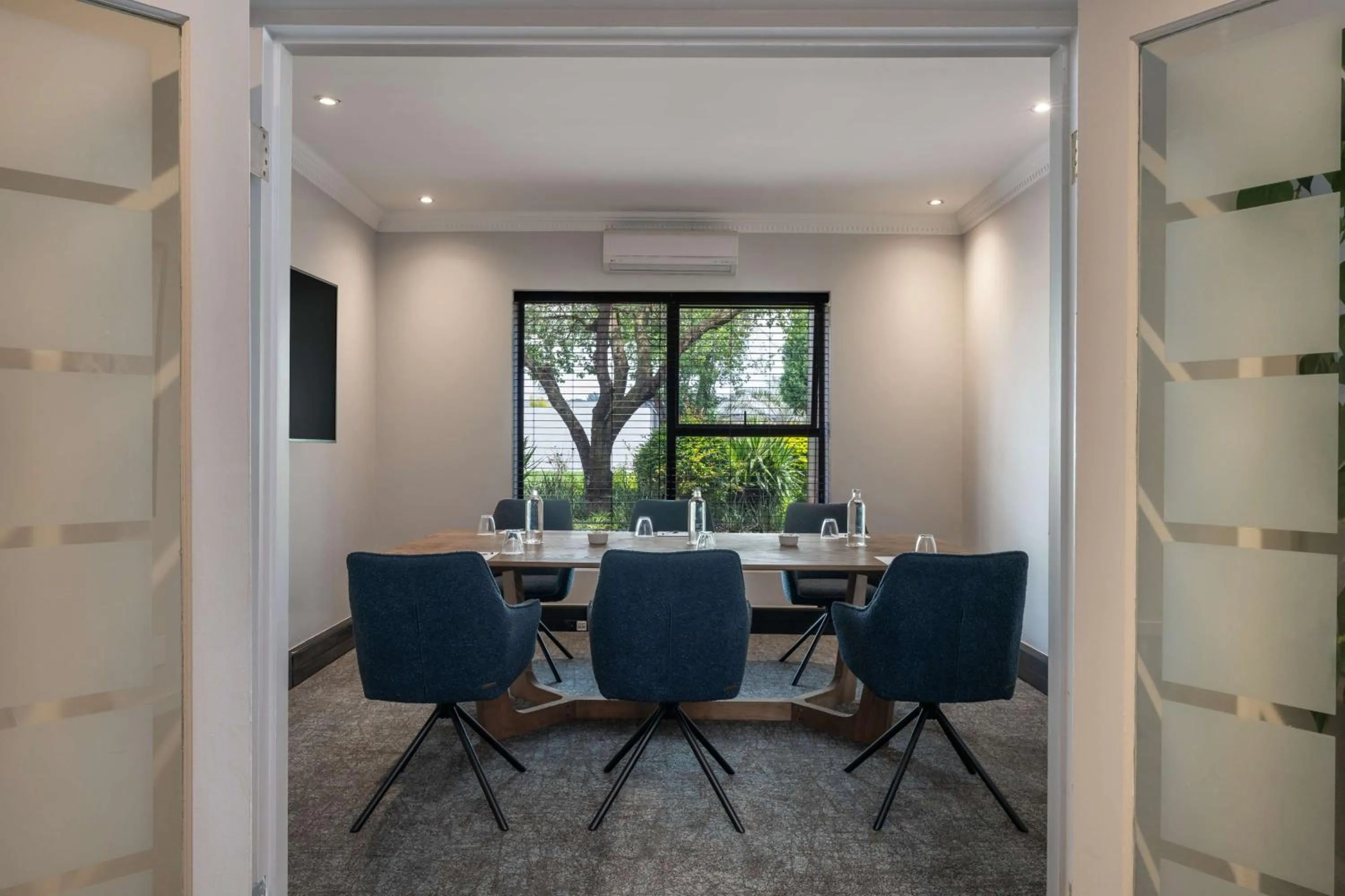 Meeting/conference room in Radisson Hotel and Convention Centre OR Tambo Airport