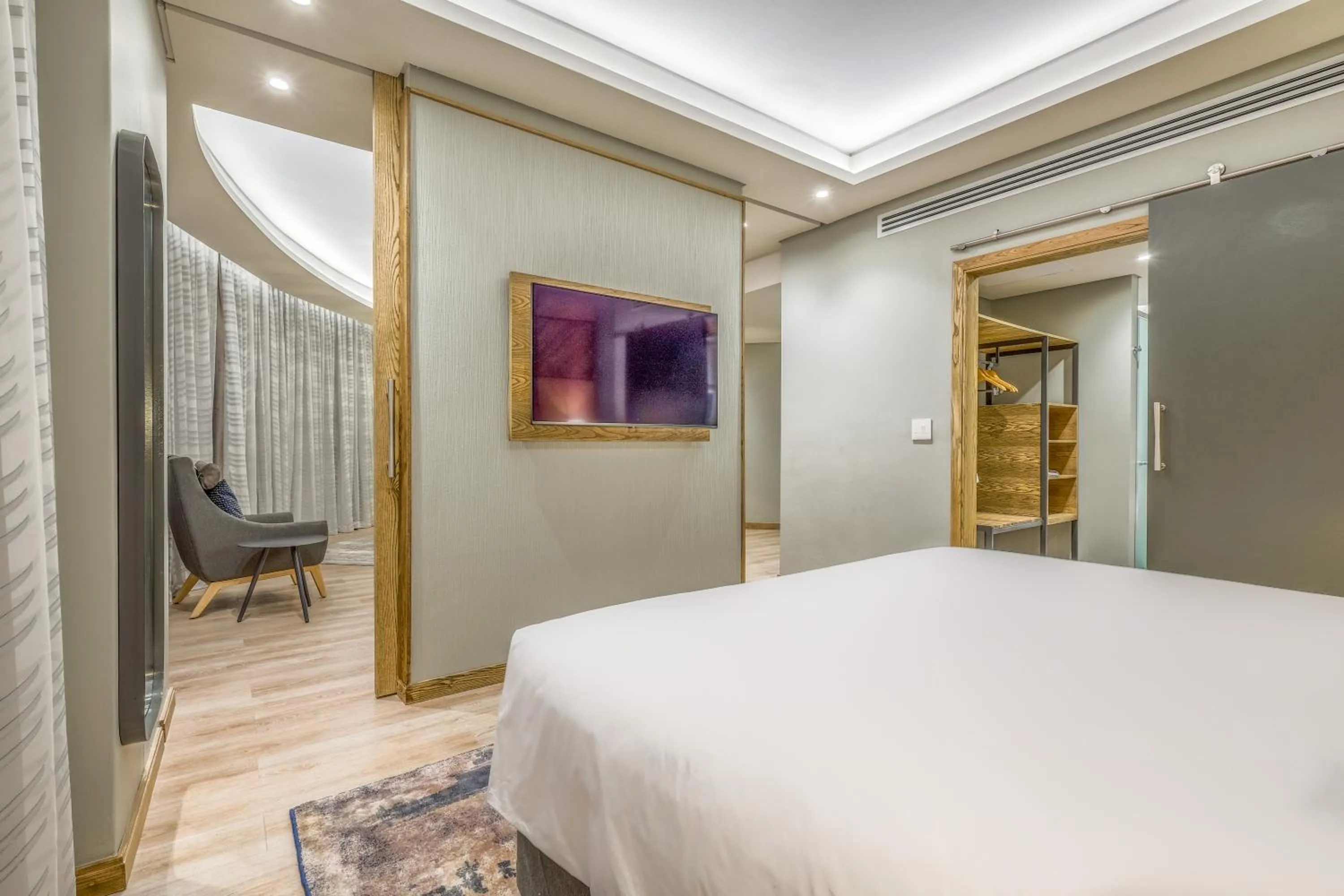 Bedroom, Bed in Radisson Hotel and Convention Centre OR Tambo Airport