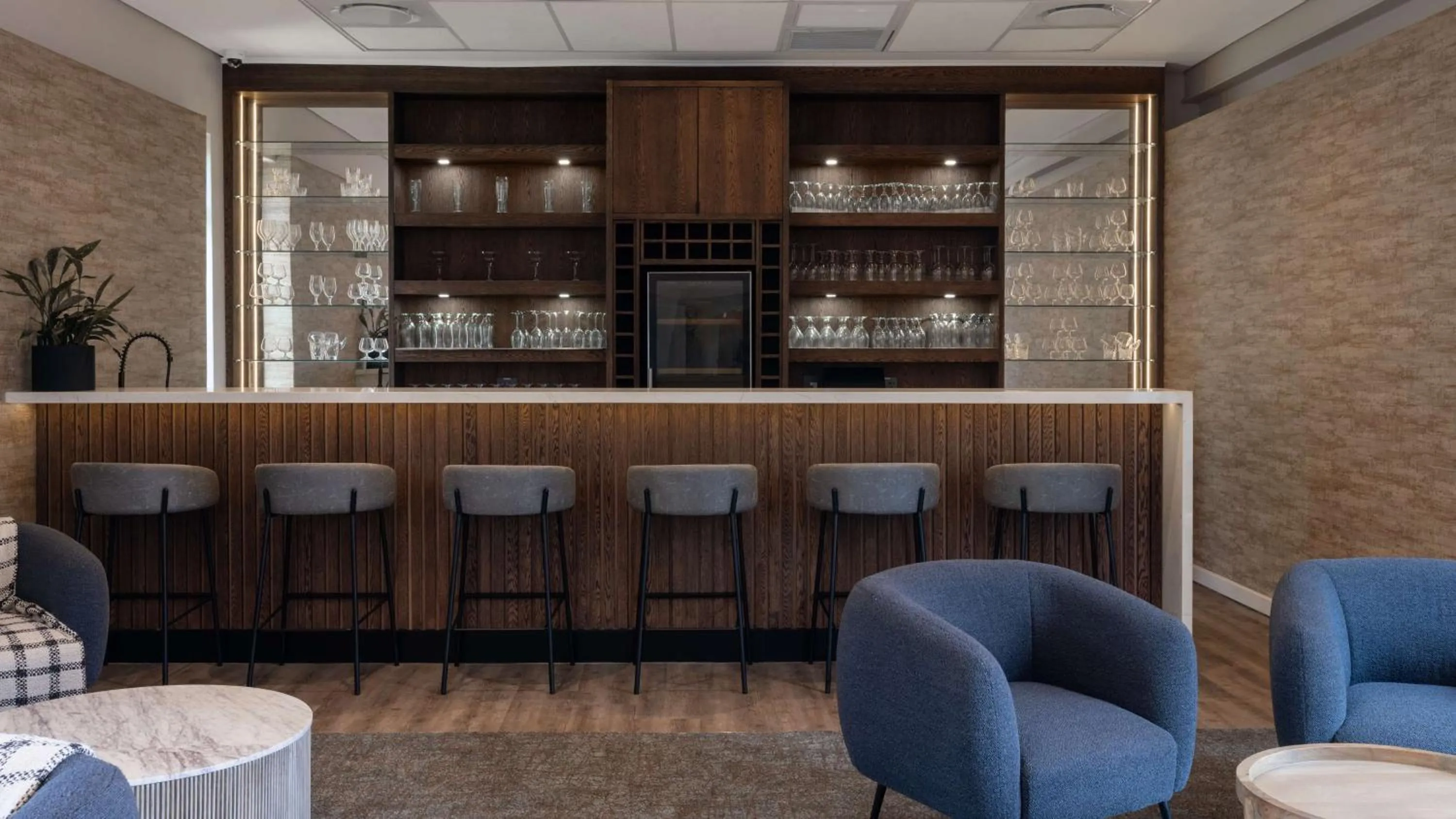 Lounge or bar in Radisson Hotel and Convention Centre OR Tambo Airport