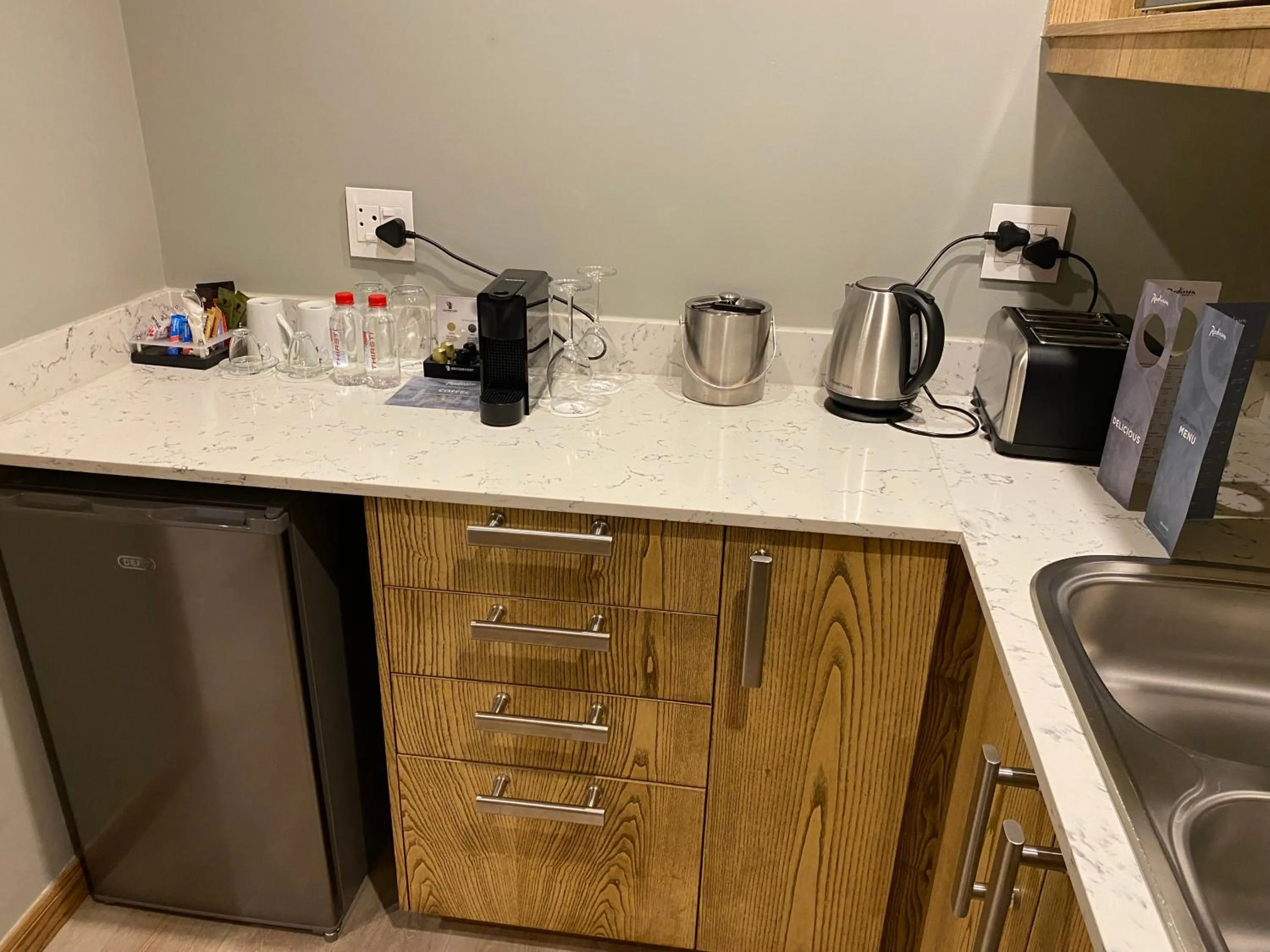 Coffee/tea facilities in Radisson Hotel and Convention Centre OR Tambo Airport