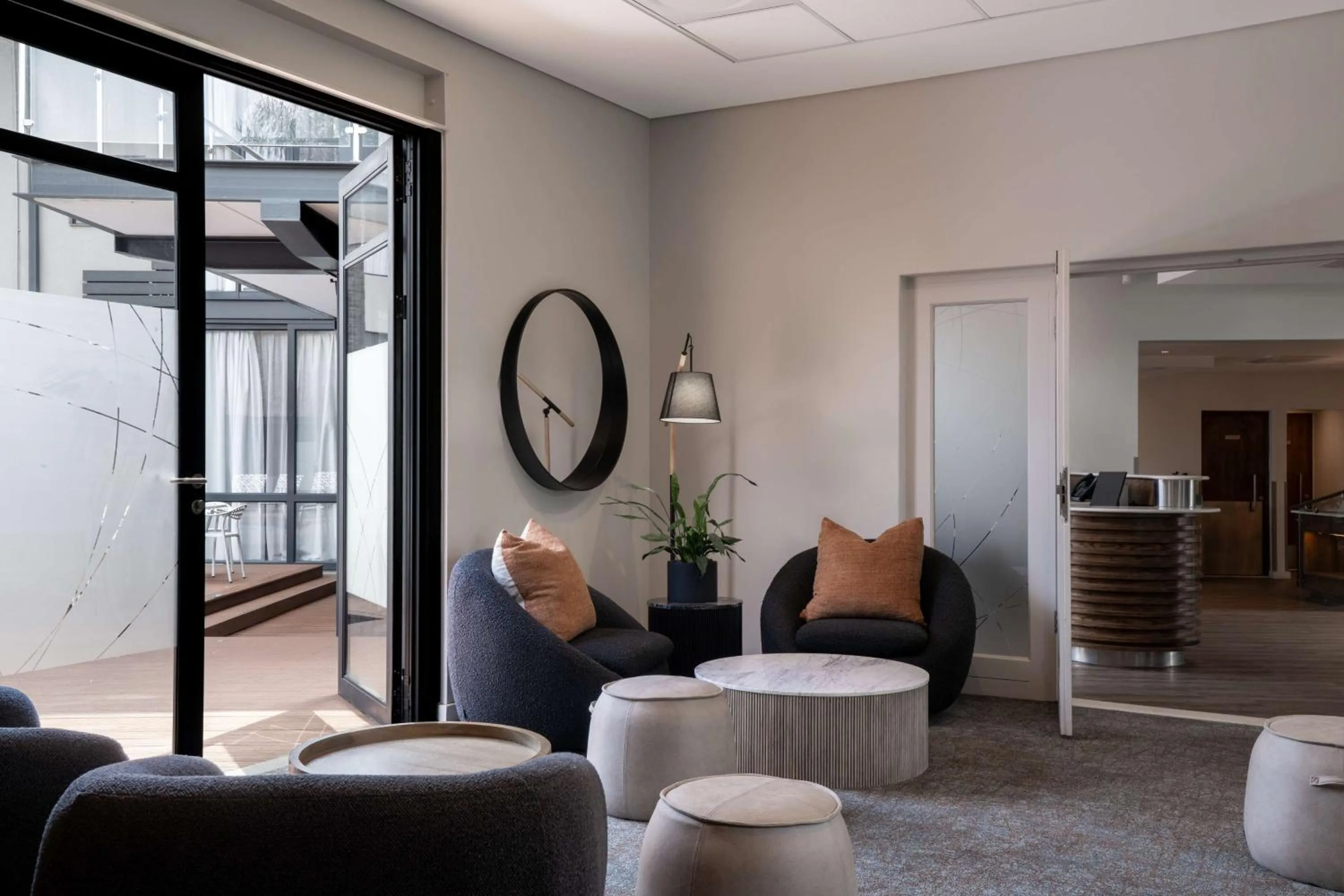 Lounge or bar in Radisson Hotel and Convention Centre OR Tambo Airport