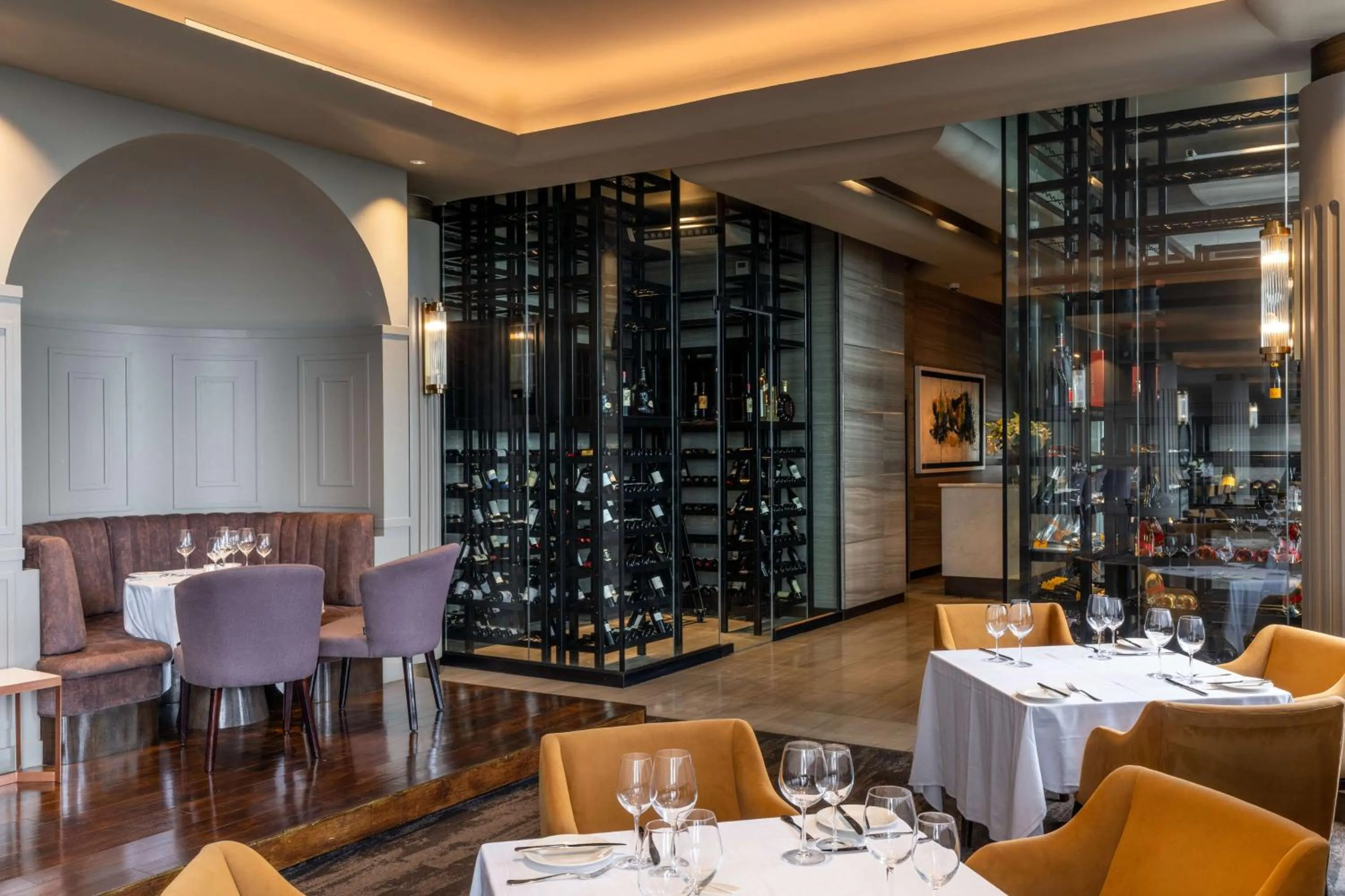 Restaurant/places to eat in Radisson Hotel and Convention Centre OR Tambo Airport