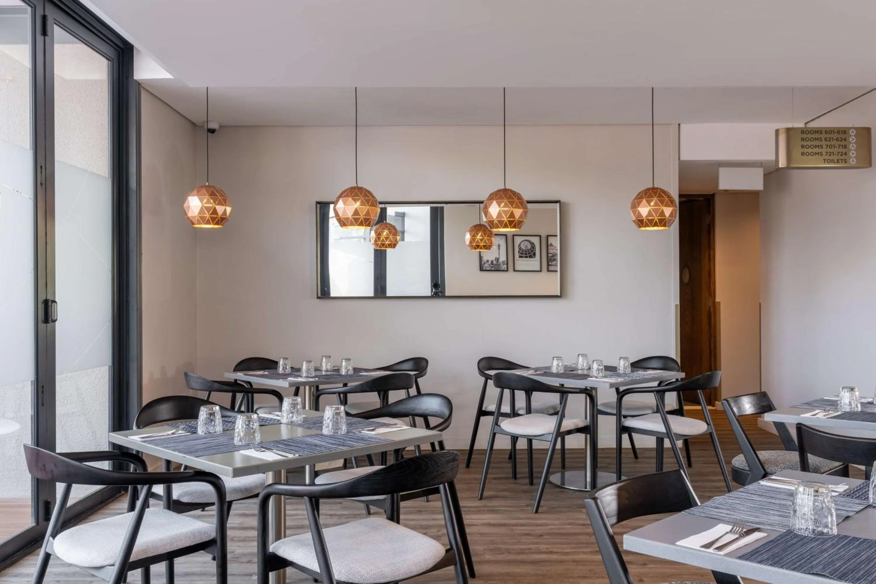 Restaurant/places to eat in Radisson Hotel and Convention Centre OR Tambo Airport