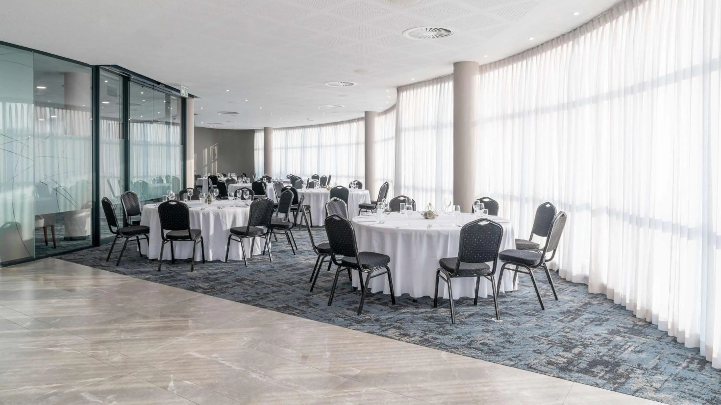 Meeting/conference room in Radisson Hotel and Convention Centre OR Tambo Airport