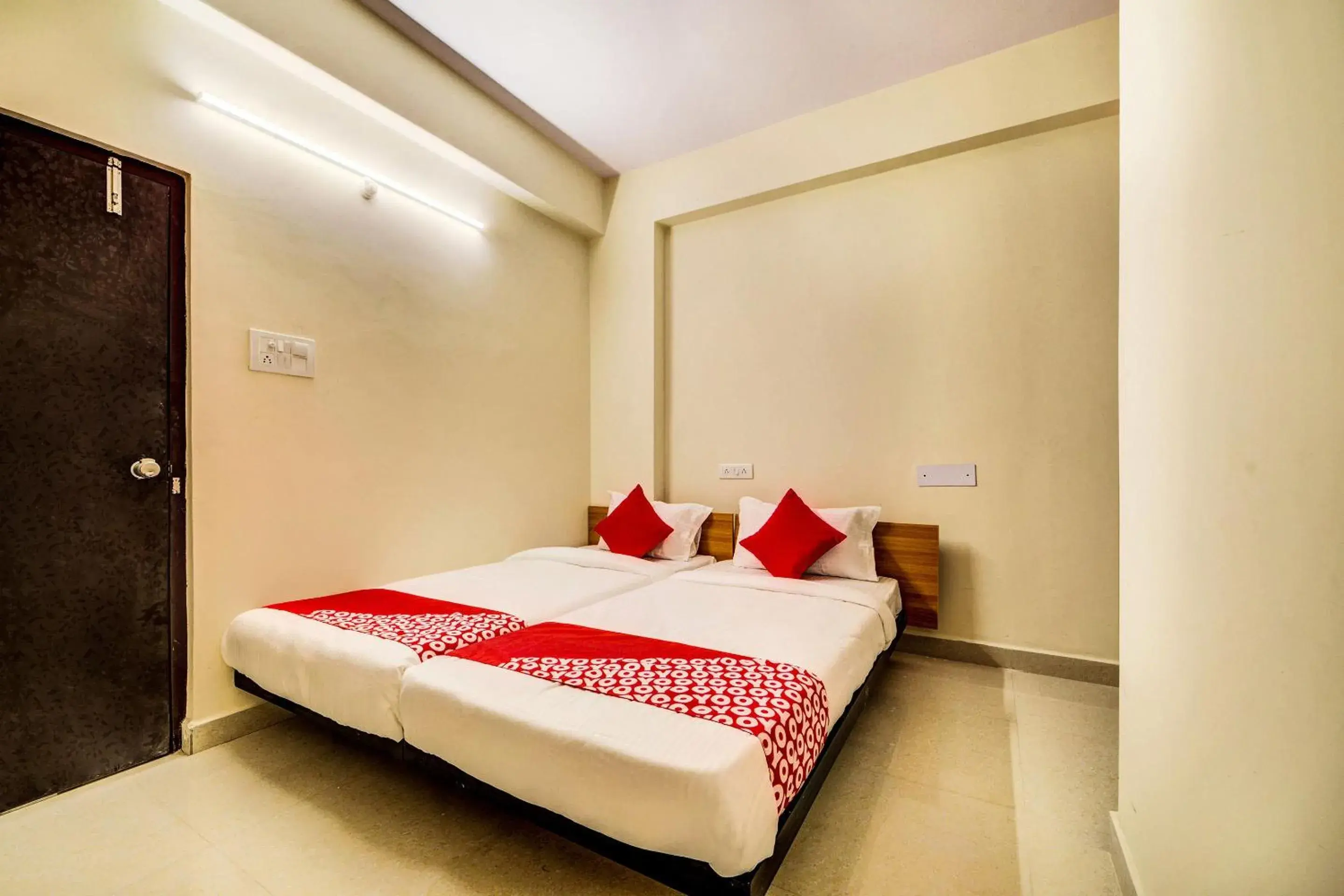 Classic Triple Room - single occupancy in Hotel O JV Colony Near KFC Gachibowli Classic Triple Room - single occupancy in Hotel O JV Colony Near KFC Gachibowli