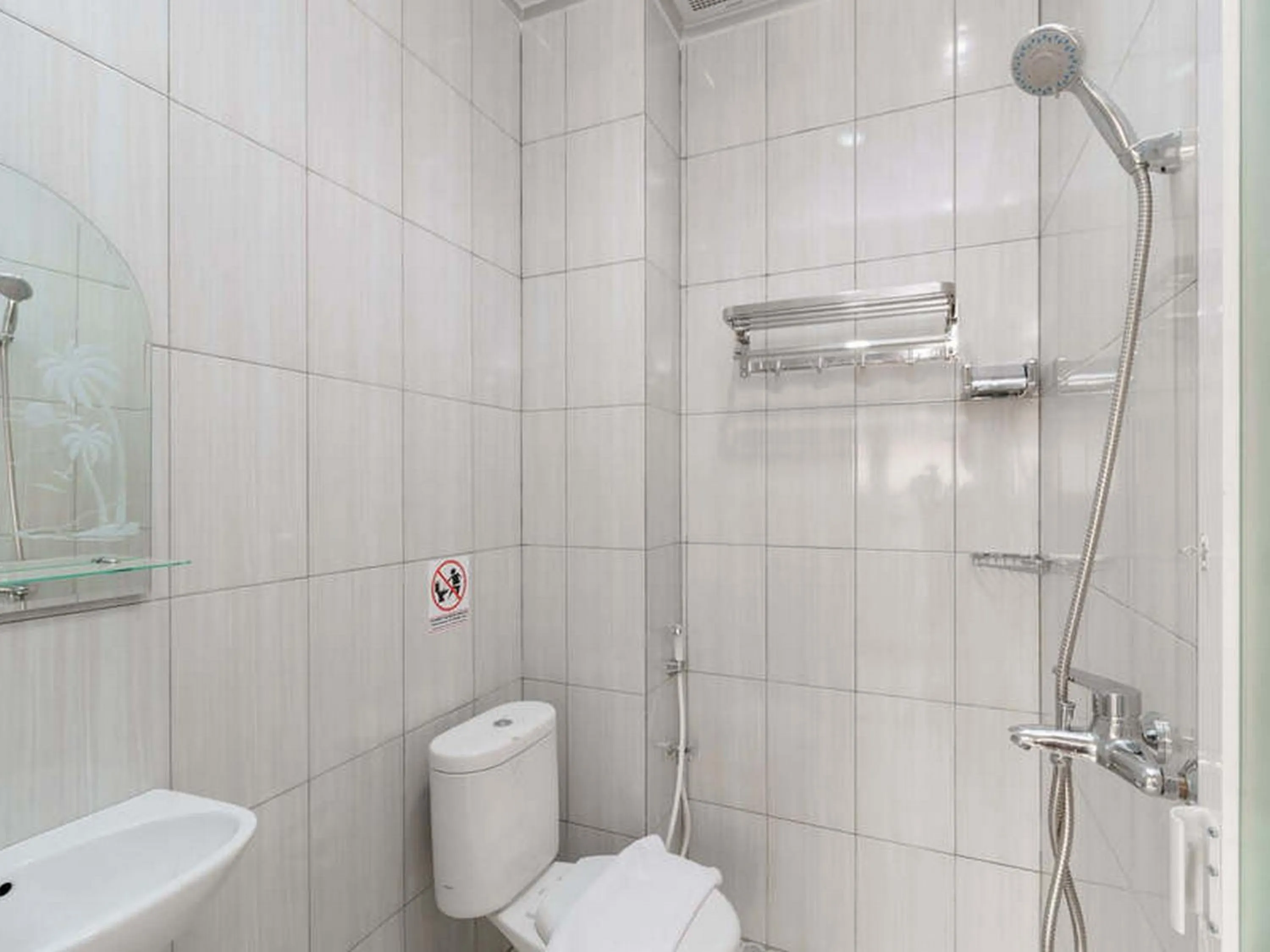 Bathroom in KoolKost At Kupang Jaya - Minimum Stay 30 Nights