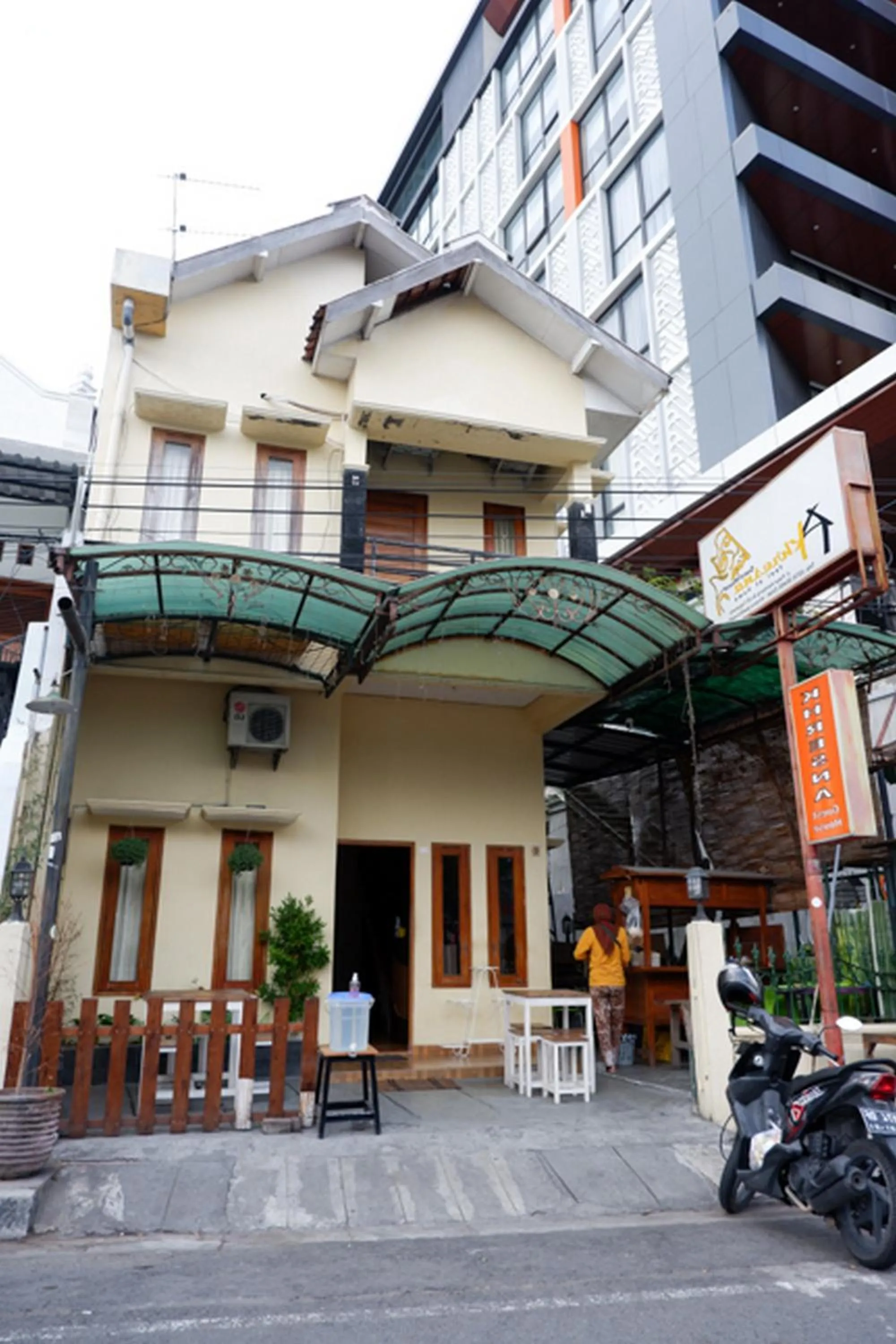 Property building in Khresna Guest House Malioboro Mitra RedDoorz