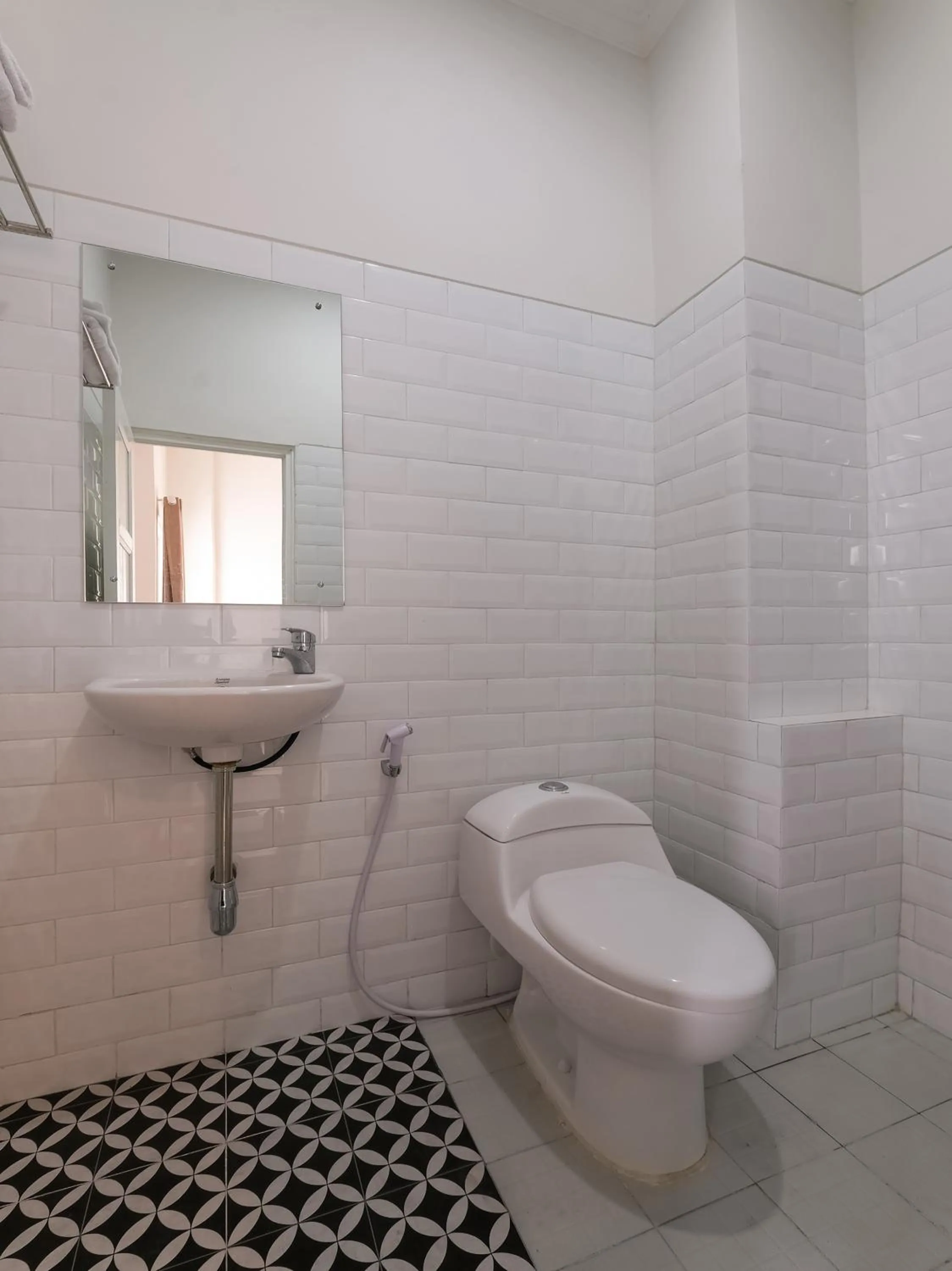 Bathroom in Super OYO Collection O 90023 Damar Kusumo Guest House