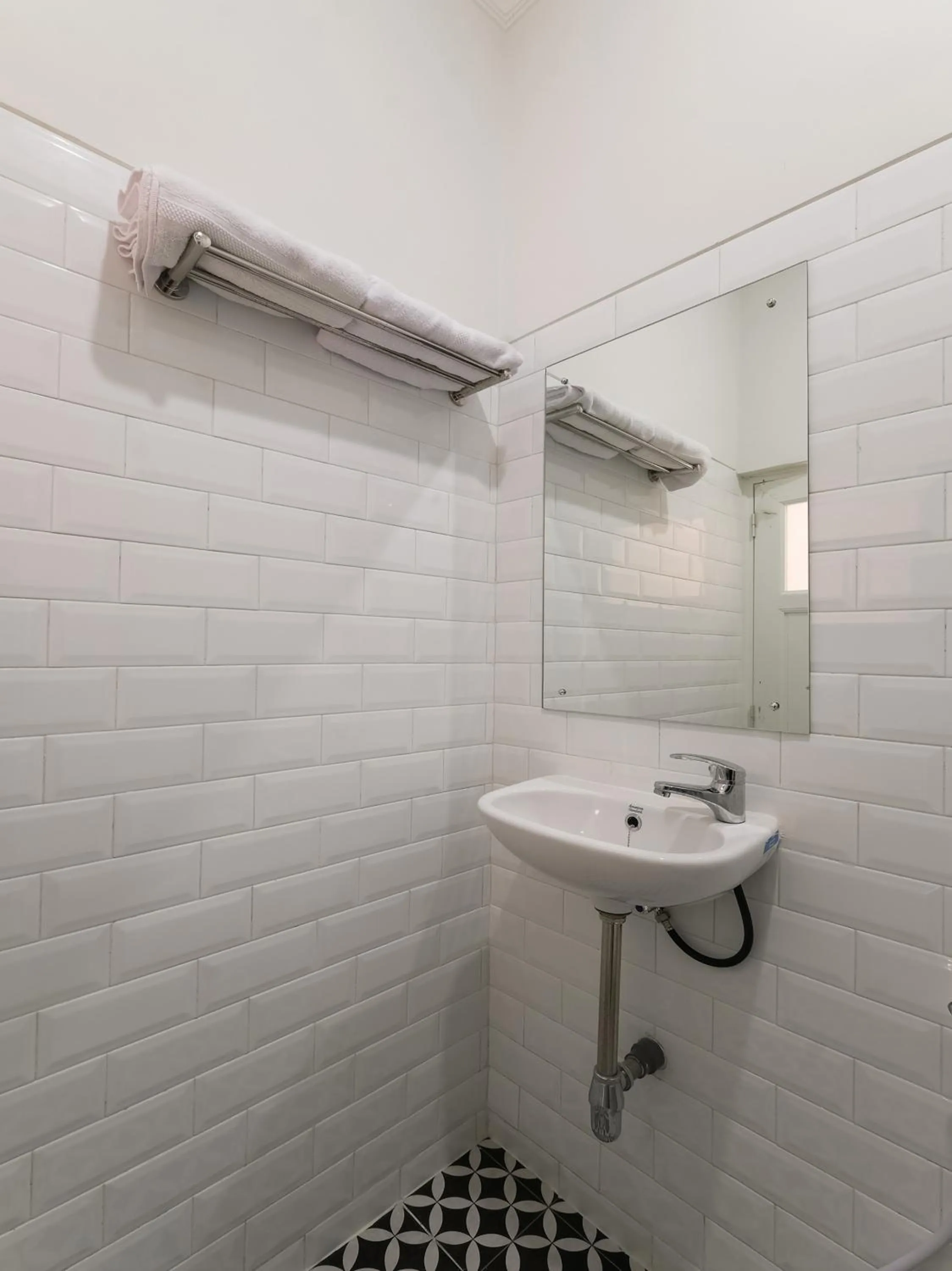 Bathroom in Super OYO Collection O 90023 Damar Kusumo Guest House