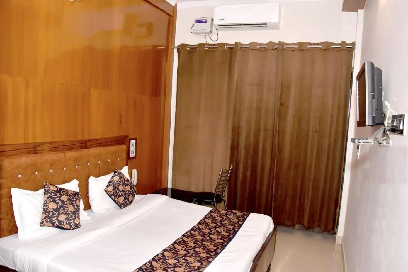 Bedroom, Bed in Hotel Rajat Residency Bijnor