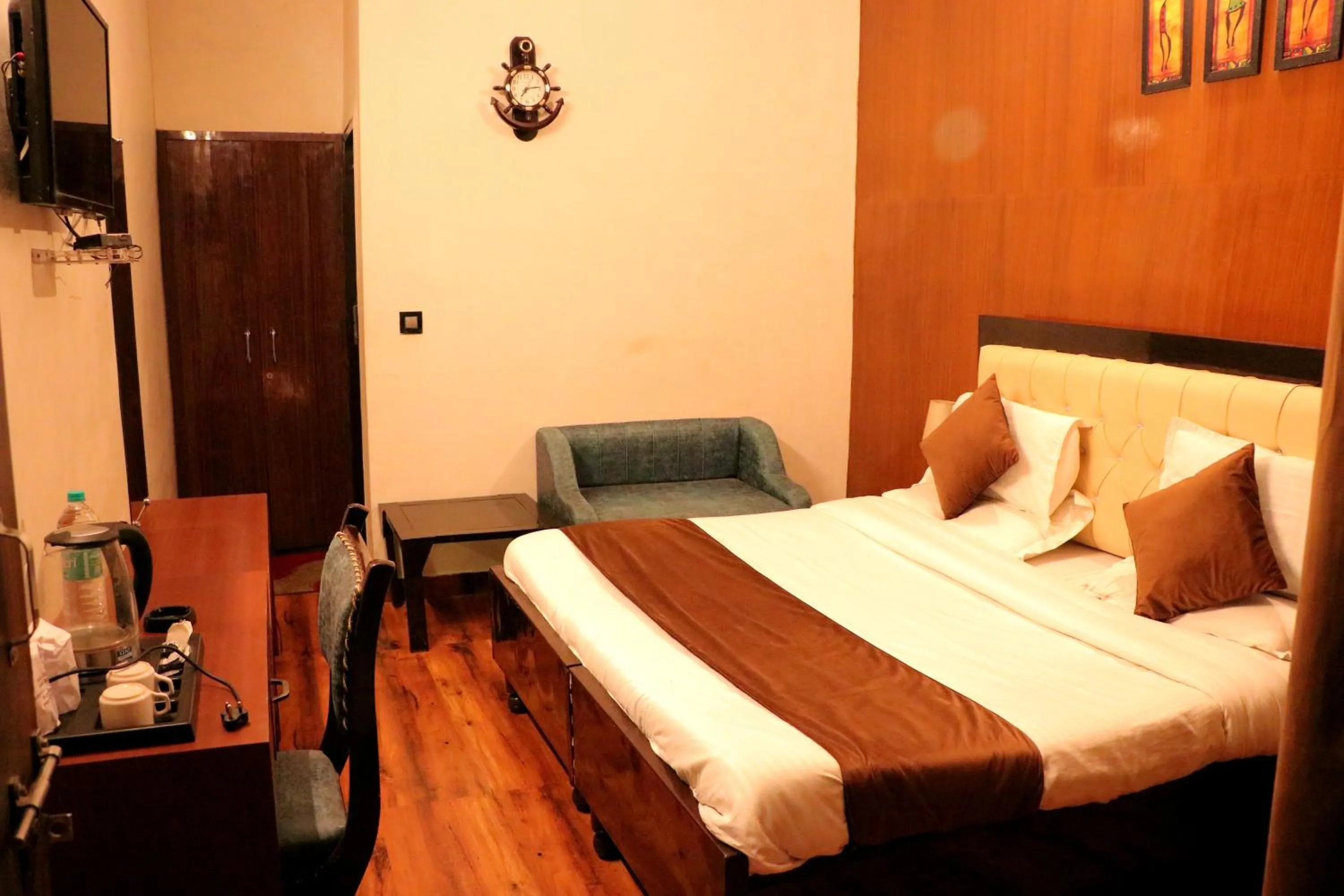 Bedroom, Bed in Hotel Rajat Residency Bijnor