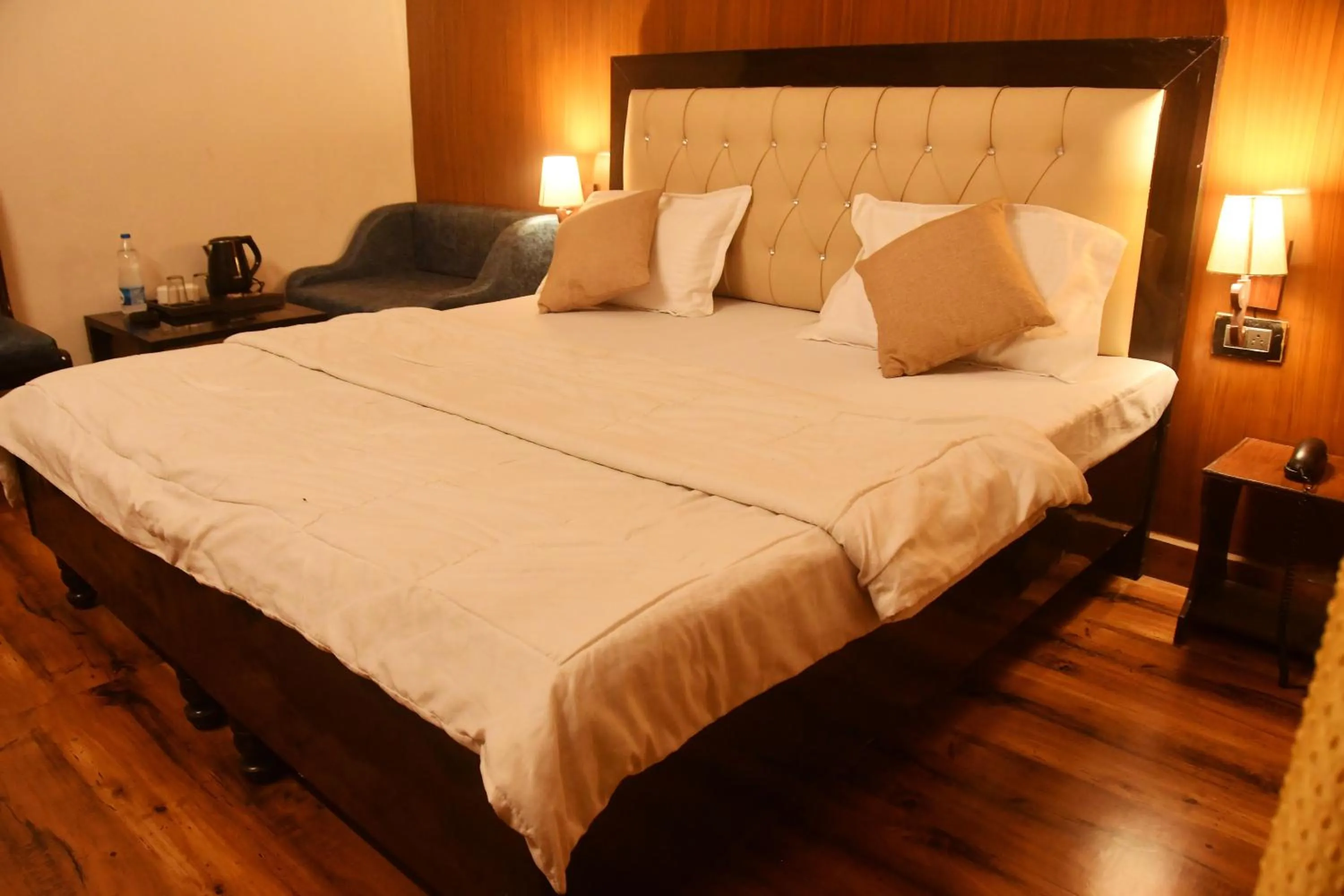 Bed in Hotel Rajat Residency Bijnor