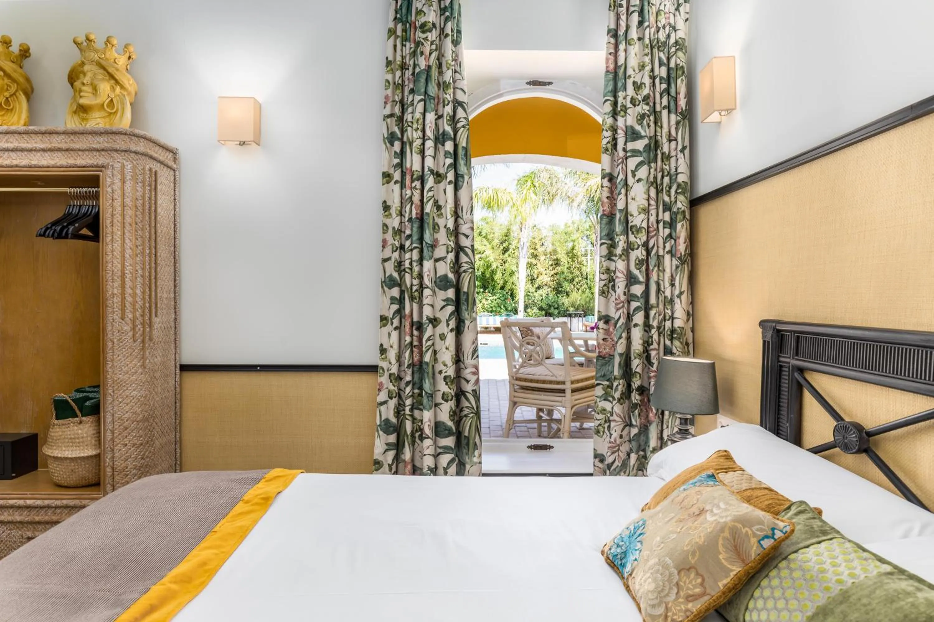 Bed in Maison San Alfredo B&B