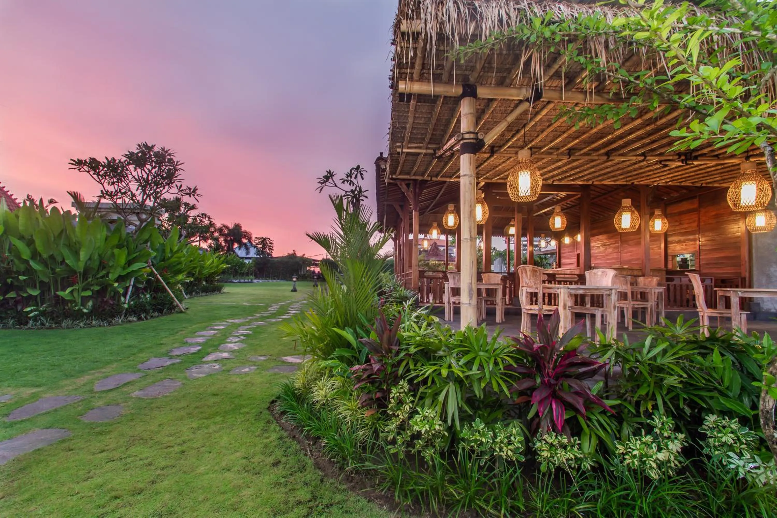 Restaurant/places to eat in Aswanaya Villas Ubud