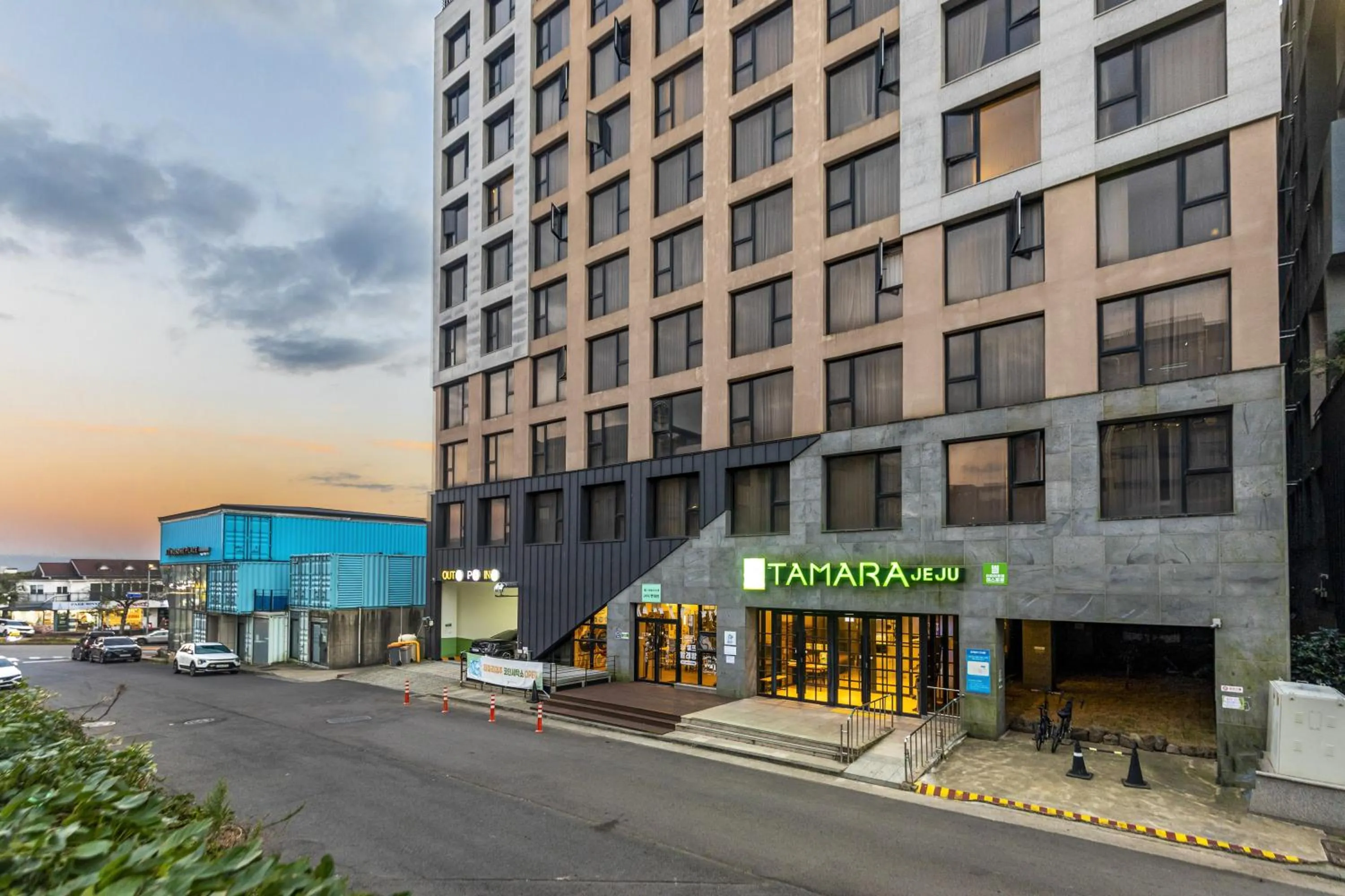 Facade/entrance in Tamara Jeju hotel