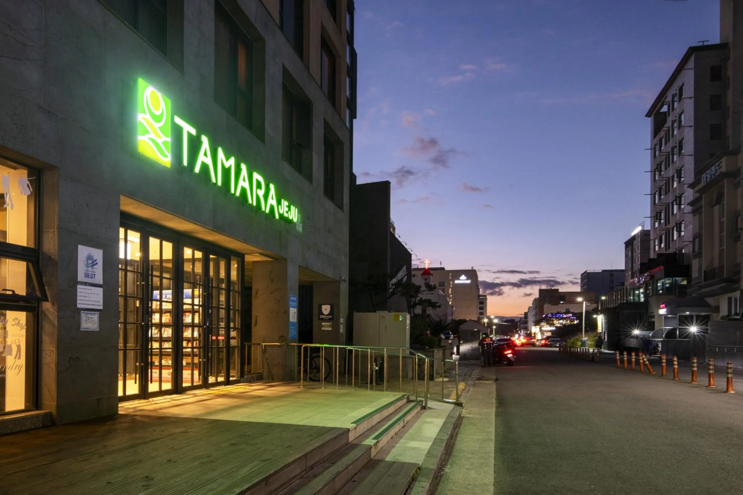 Facade/entrance in Tamara Jeju hotel