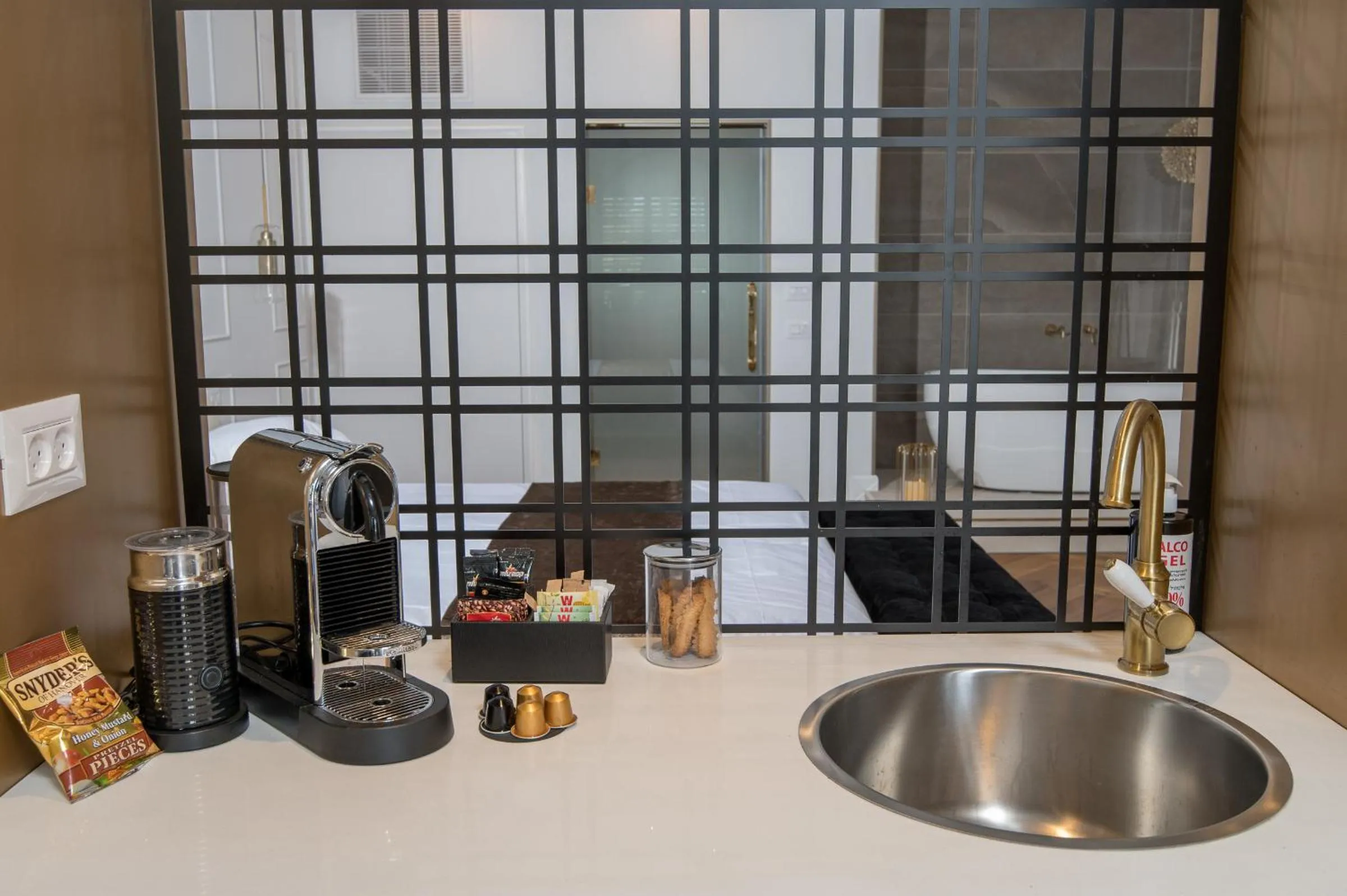 Coffee/tea facilities in Alonella