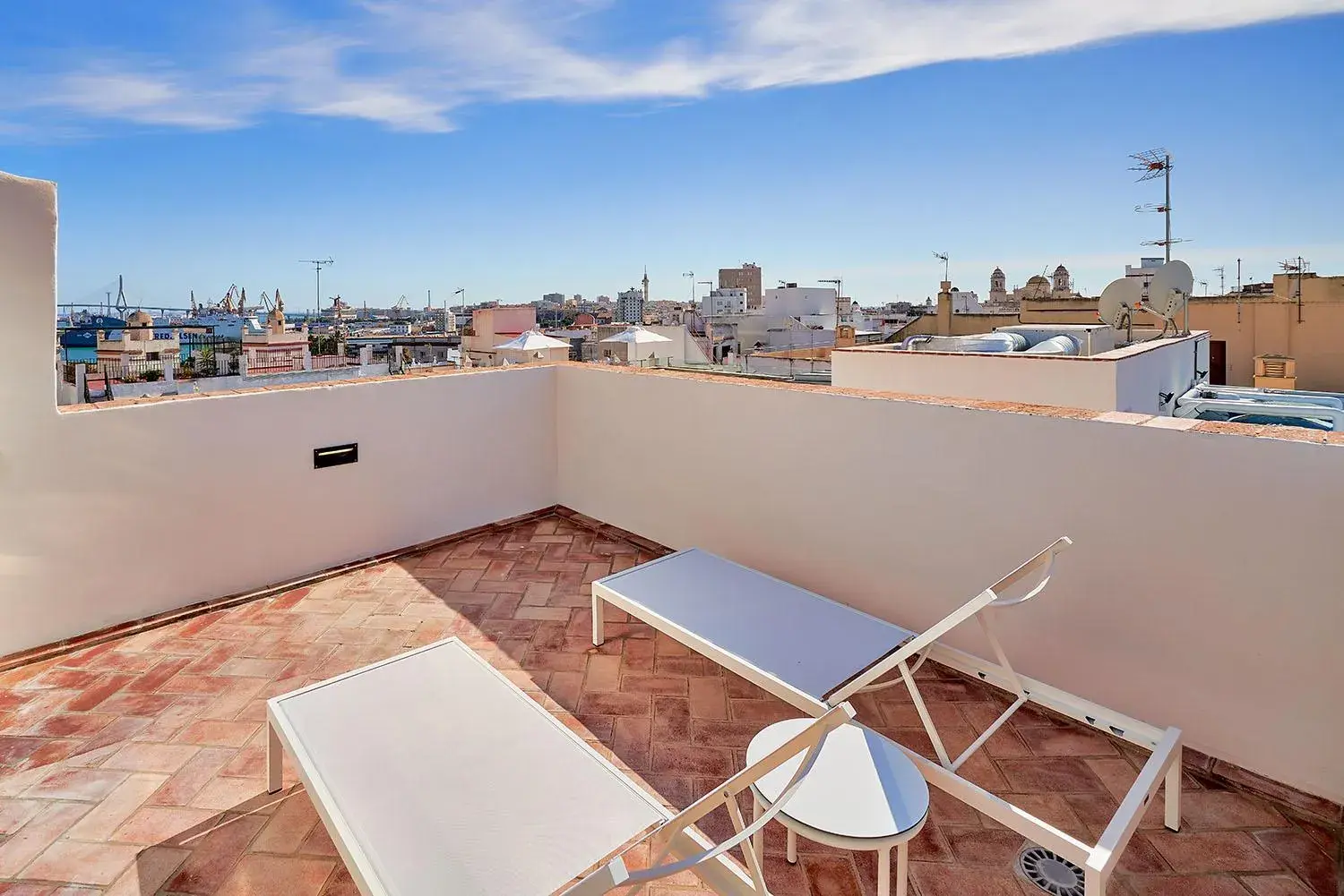 Penthouse Apartment in Tandem Torres de Cádiz Suites Penthouse Apartment in Tandem Torres de Cádiz Suites