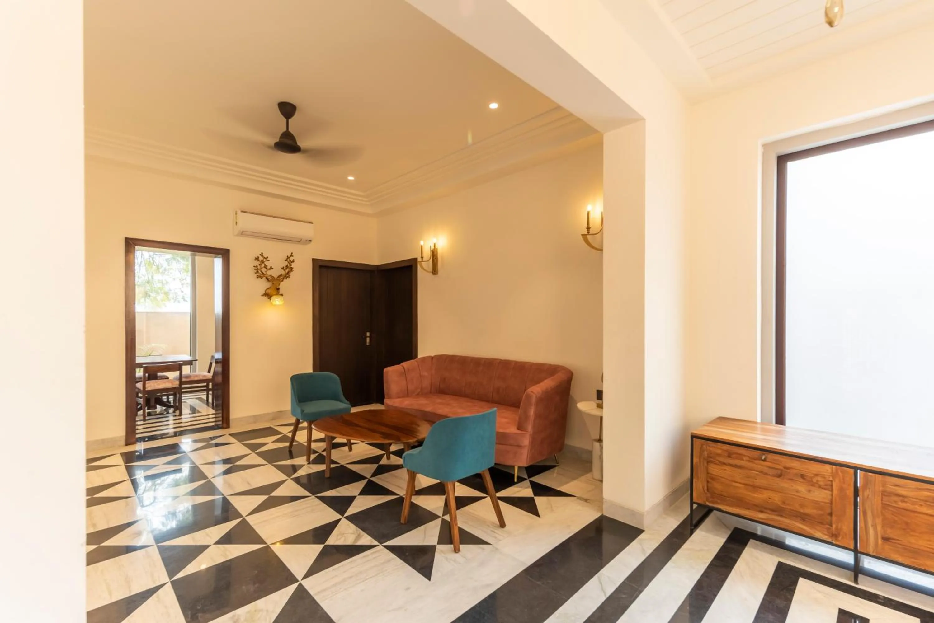 Living room in Vanaashrya Resort and Spa Sariska