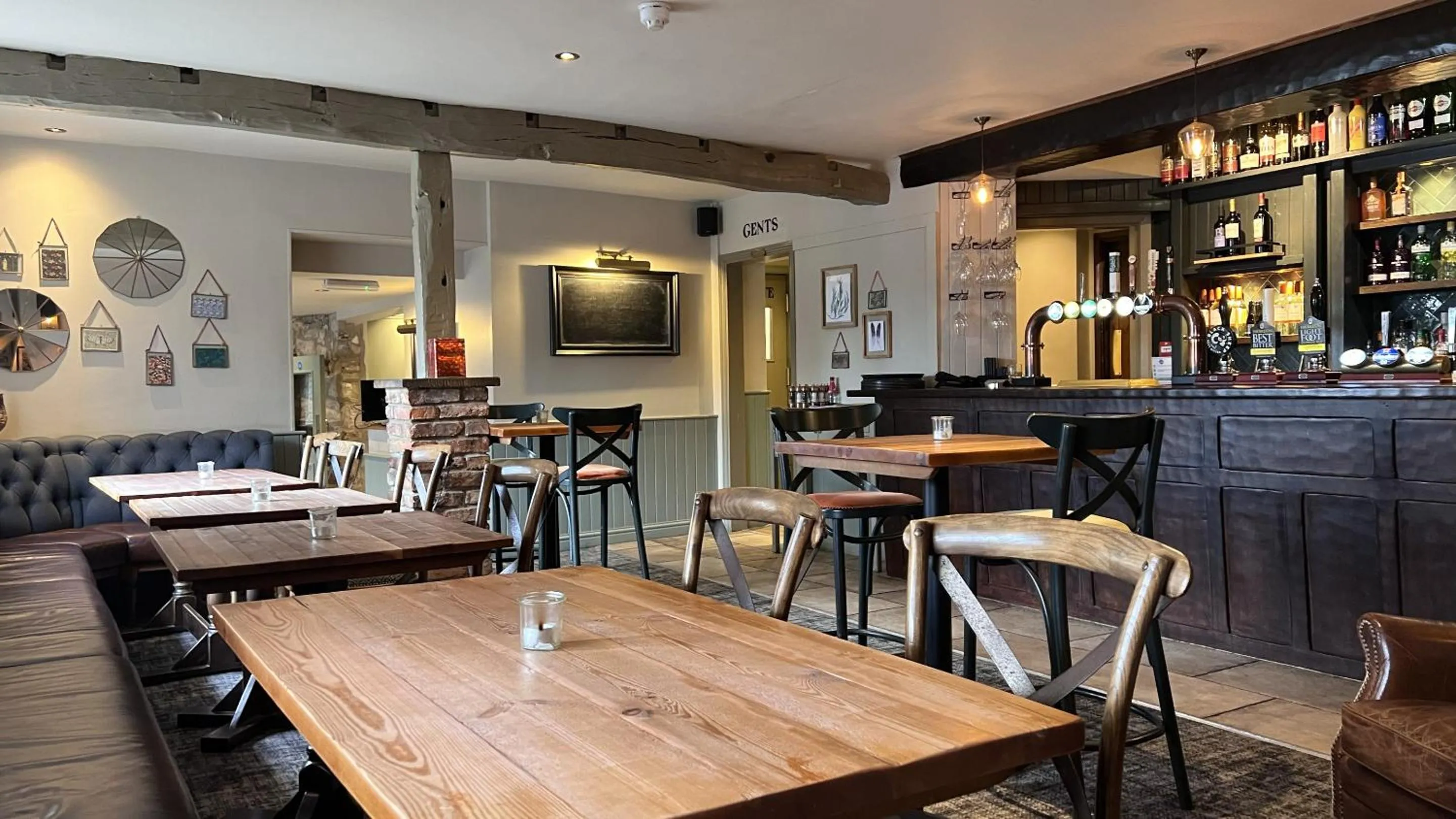 Lounge or bar in The Forresters Arms Kilburn