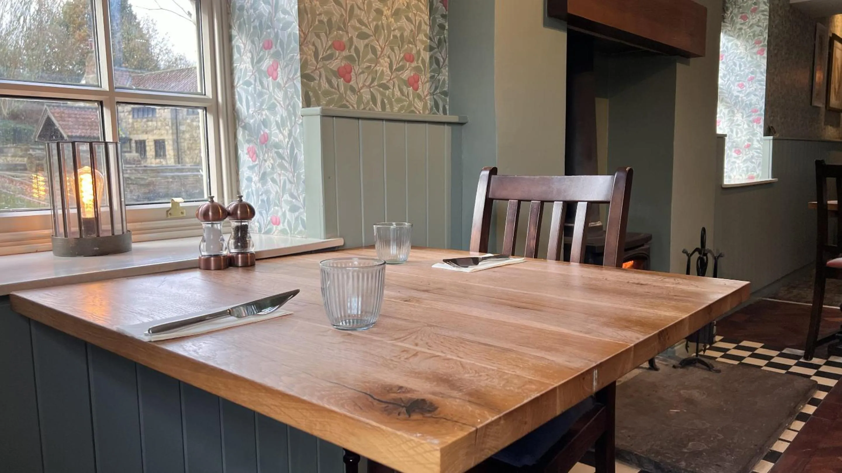 Dining area in The Forresters Arms Kilburn