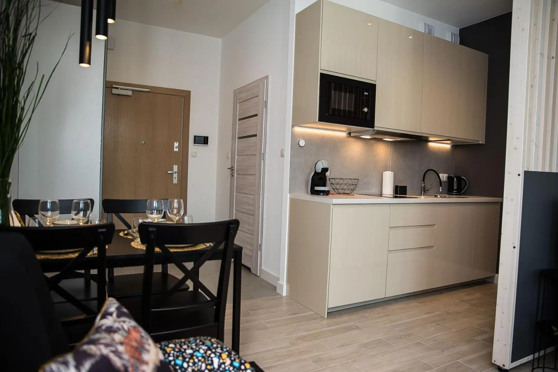 EASY RENT Apartments -BUSINESS CENTER 39