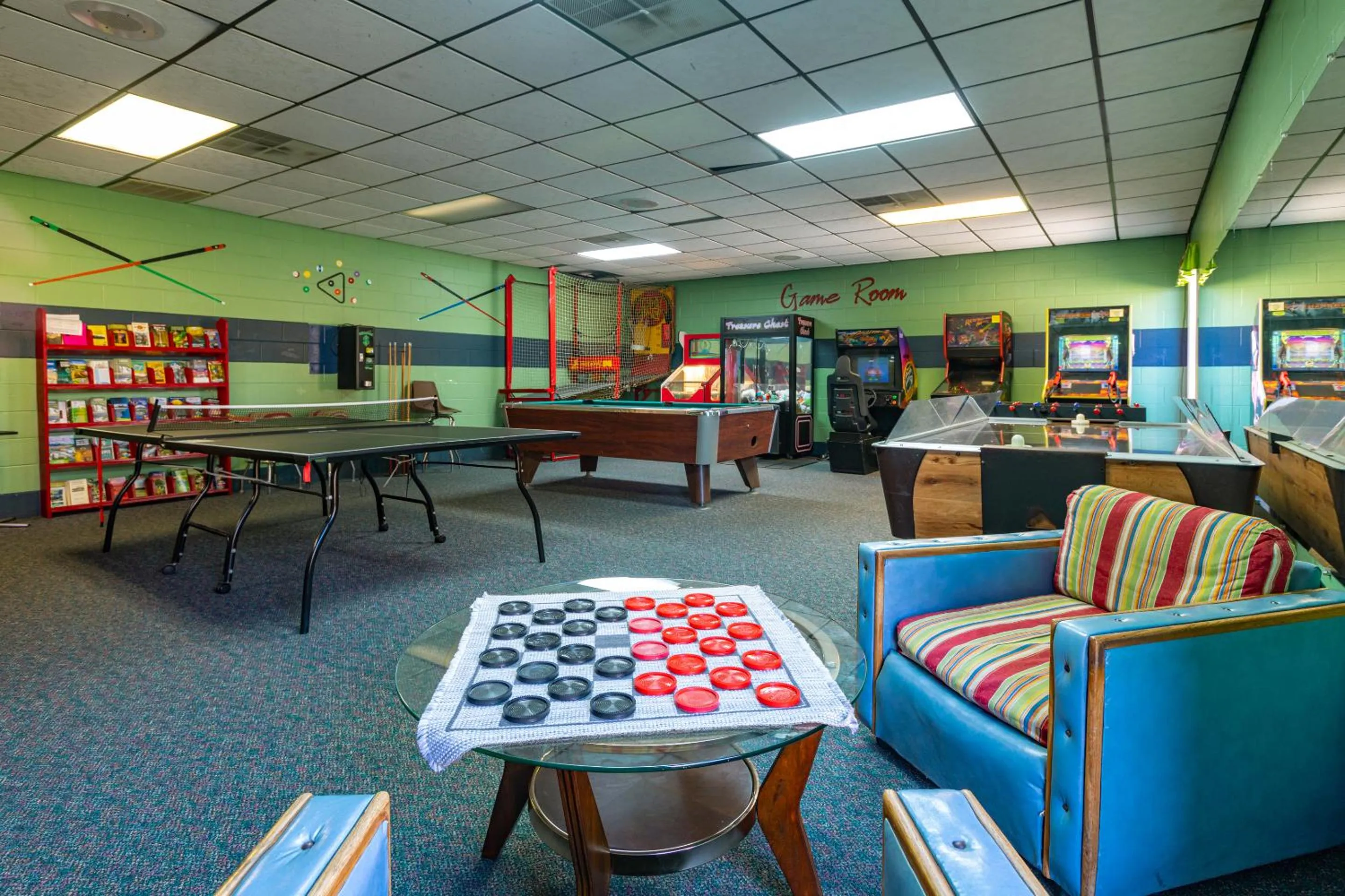 Game Room in Crown Resorts at Lake Tansi West